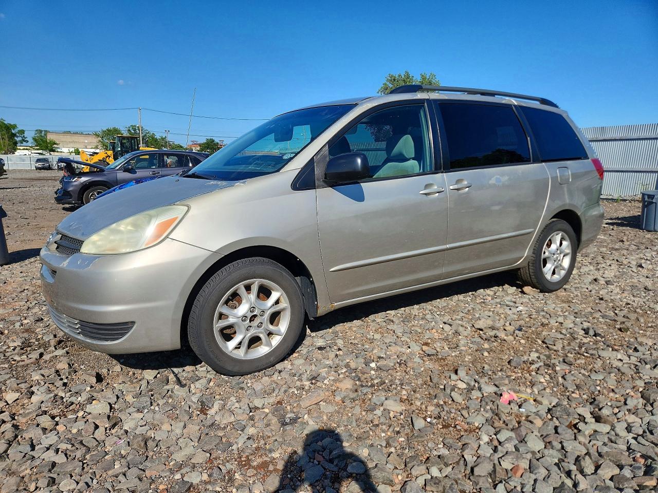 2004 Toyota Sienna Le Tan vin: 5TDBA23C74S008445