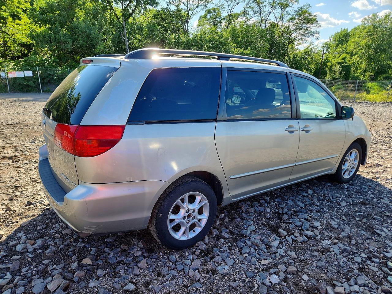 2004 Toyota Sienna Le Tan vin: 5TDBA23C74S008445