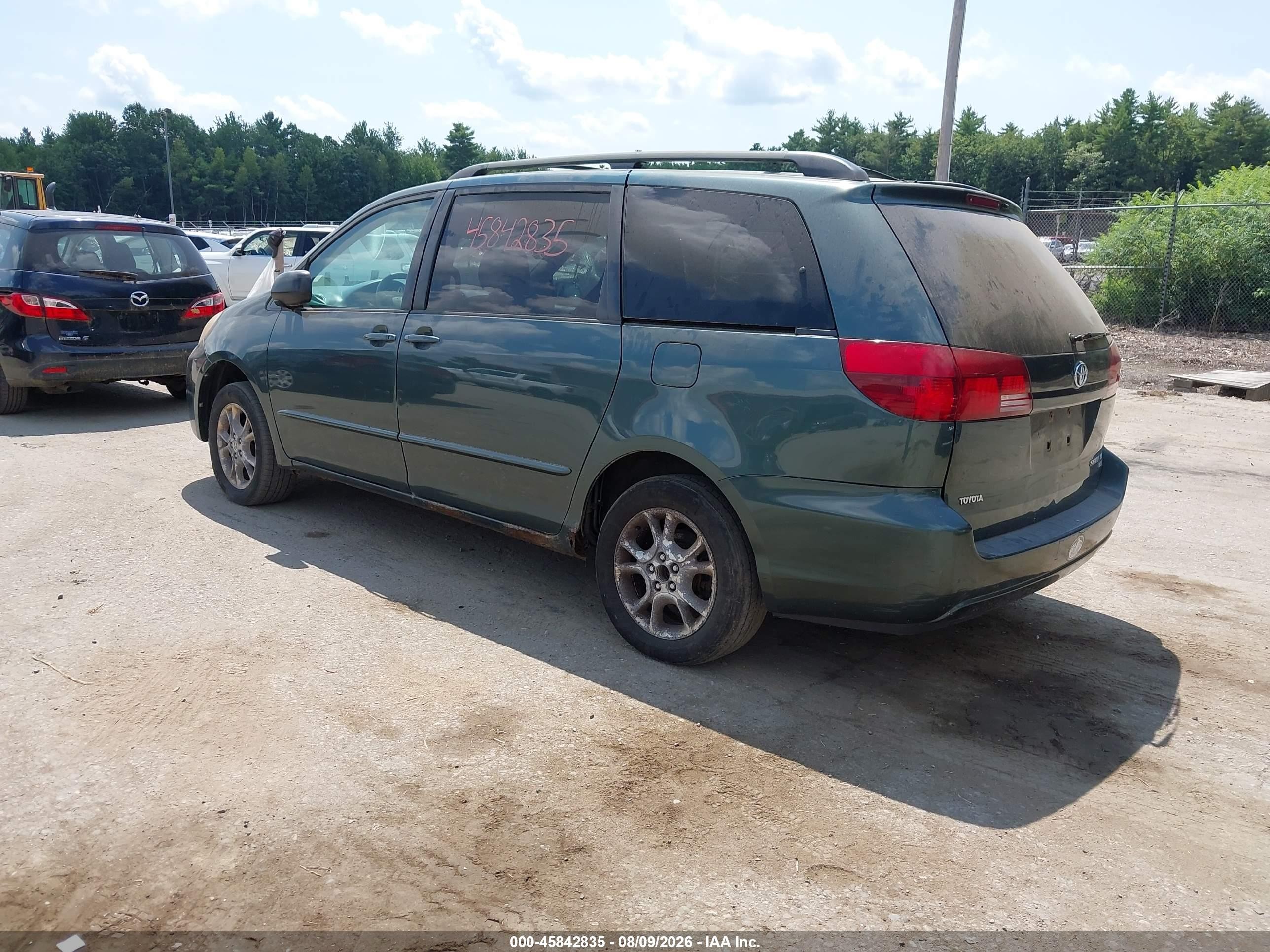 2005 Toyota Sienna Le Green vin: 5TDBA23C75S045397