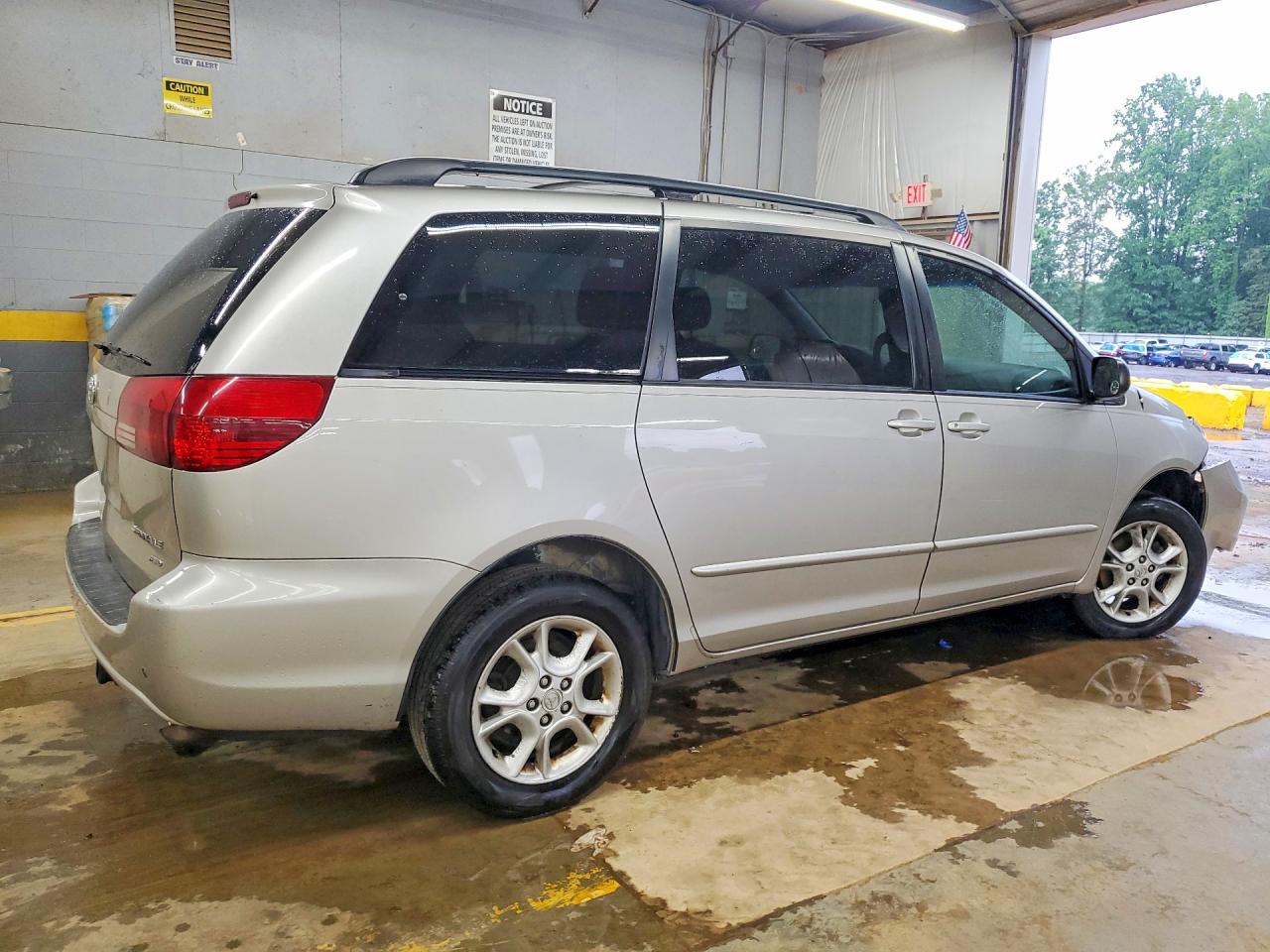 2005 Toyota Sienna Le Серебряный vin: 5TDBA23C75S052768