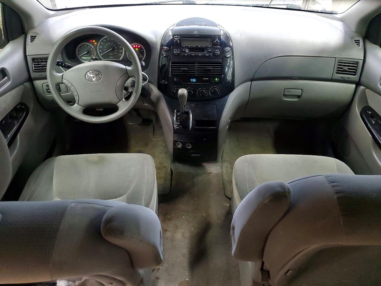 2005 Toyota Sienna Le Серебряный vin: 5TDBA23C75S052768