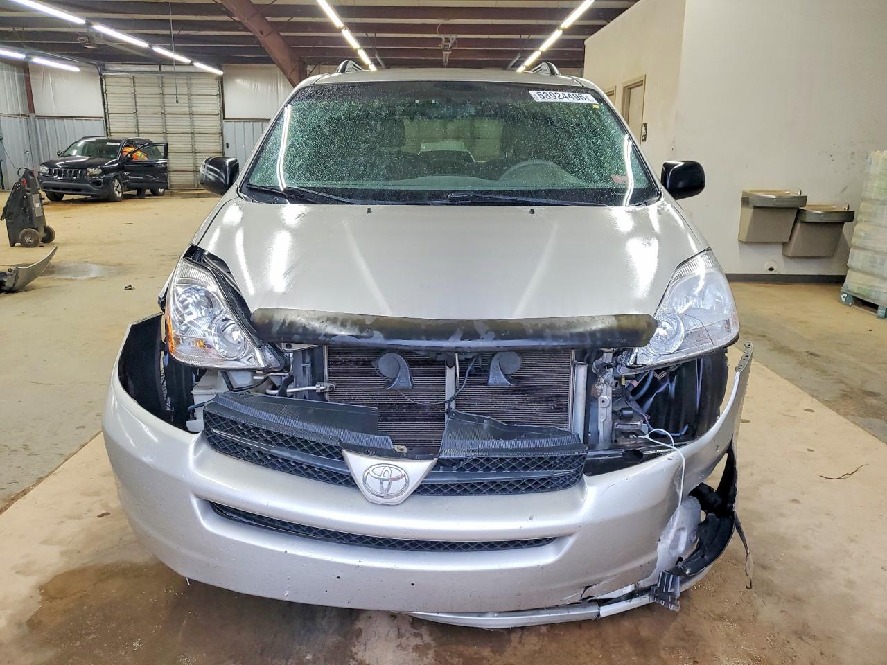 2005 Toyota Sienna Le Серебряный vin: 5TDBA23C75S052768