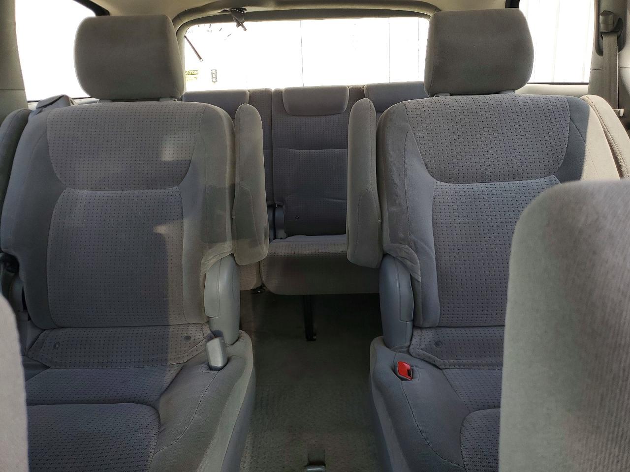 2006 Toyota Sienna Le Silver vin: 5TDBA23C76S069474