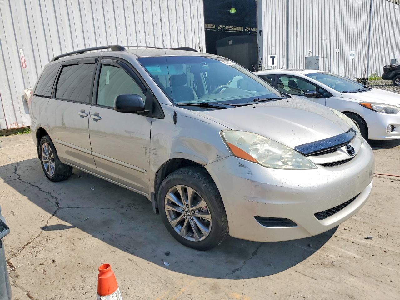 2006 Toyota Sienna Le Silver vin: 5TDBA23C76S069474