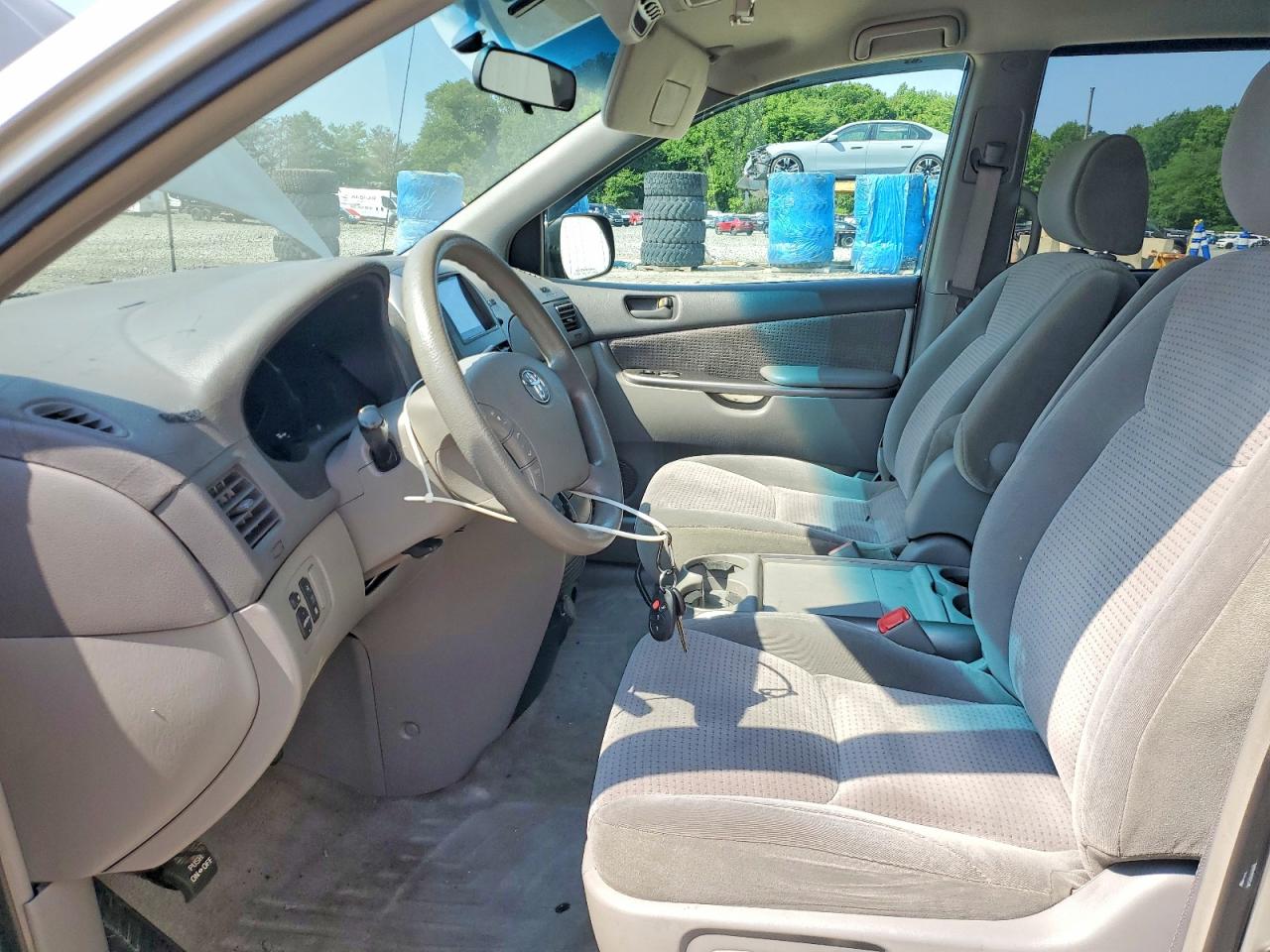 2006 Toyota Sienna Le Silver vin: 5TDBA23C76S069474