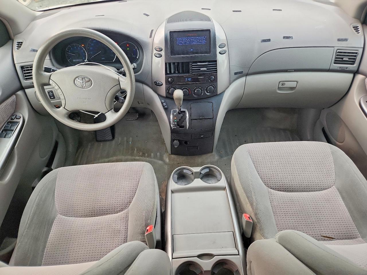 2006 Toyota Sienna Le Silver vin: 5TDBA23C76S069474