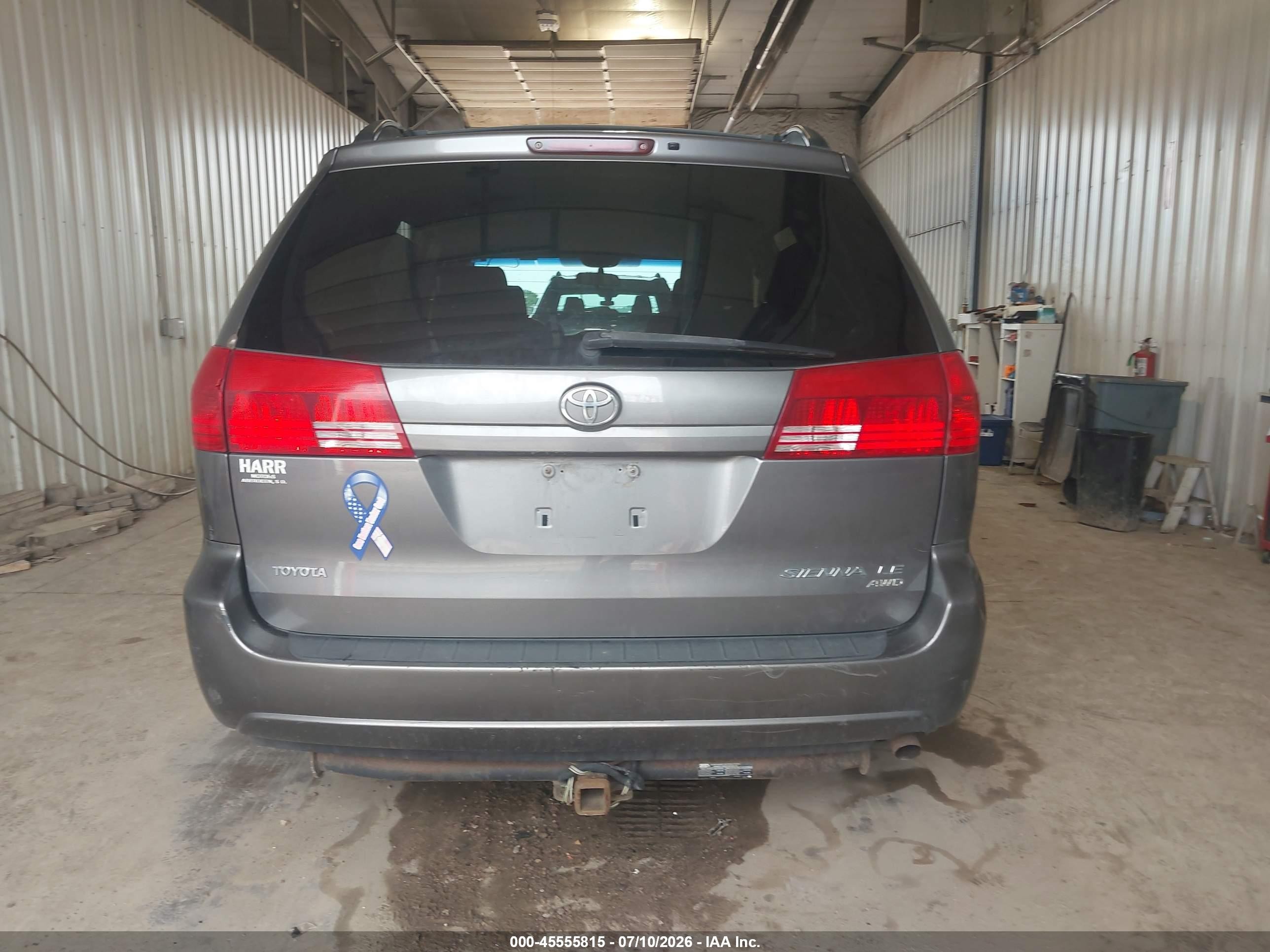 2004 Toyota Sienna Le Gray vin: 5TDBA23C84S005876