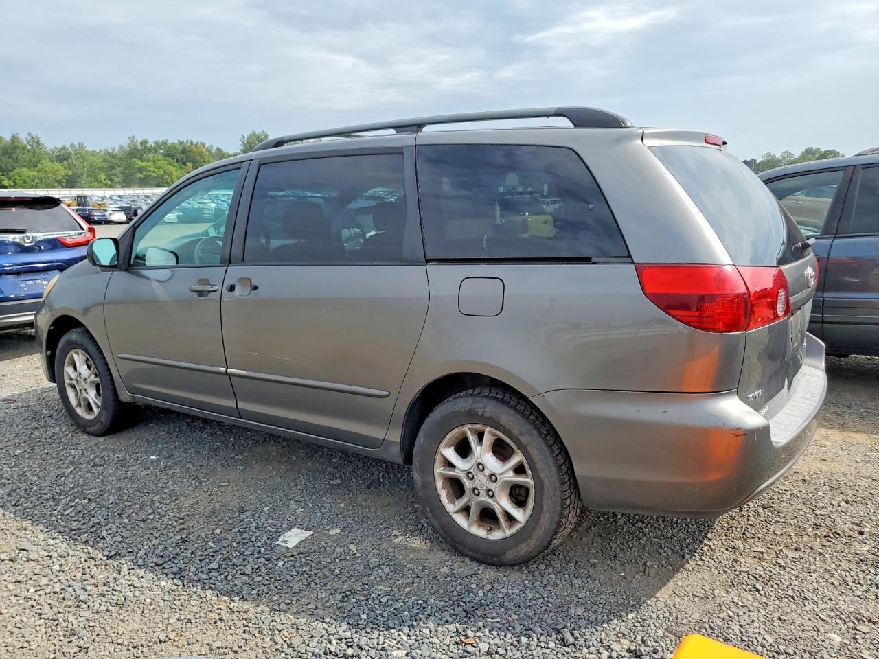 2005 Toyota Sienna Le Gray vin: 5TDBA23C85S037440