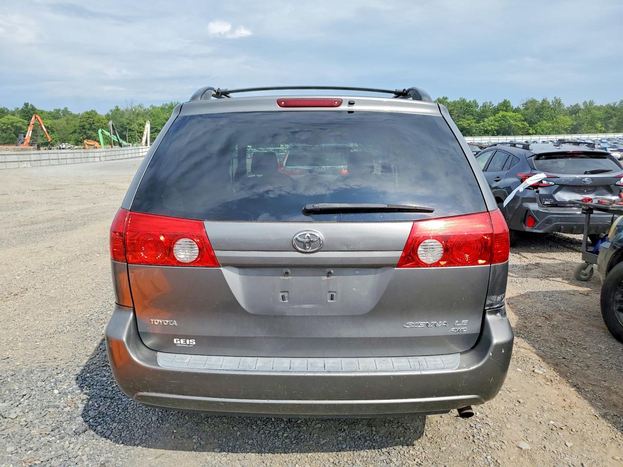 2005 Toyota Sienna Le Gray vin: 5TDBA23C85S037440