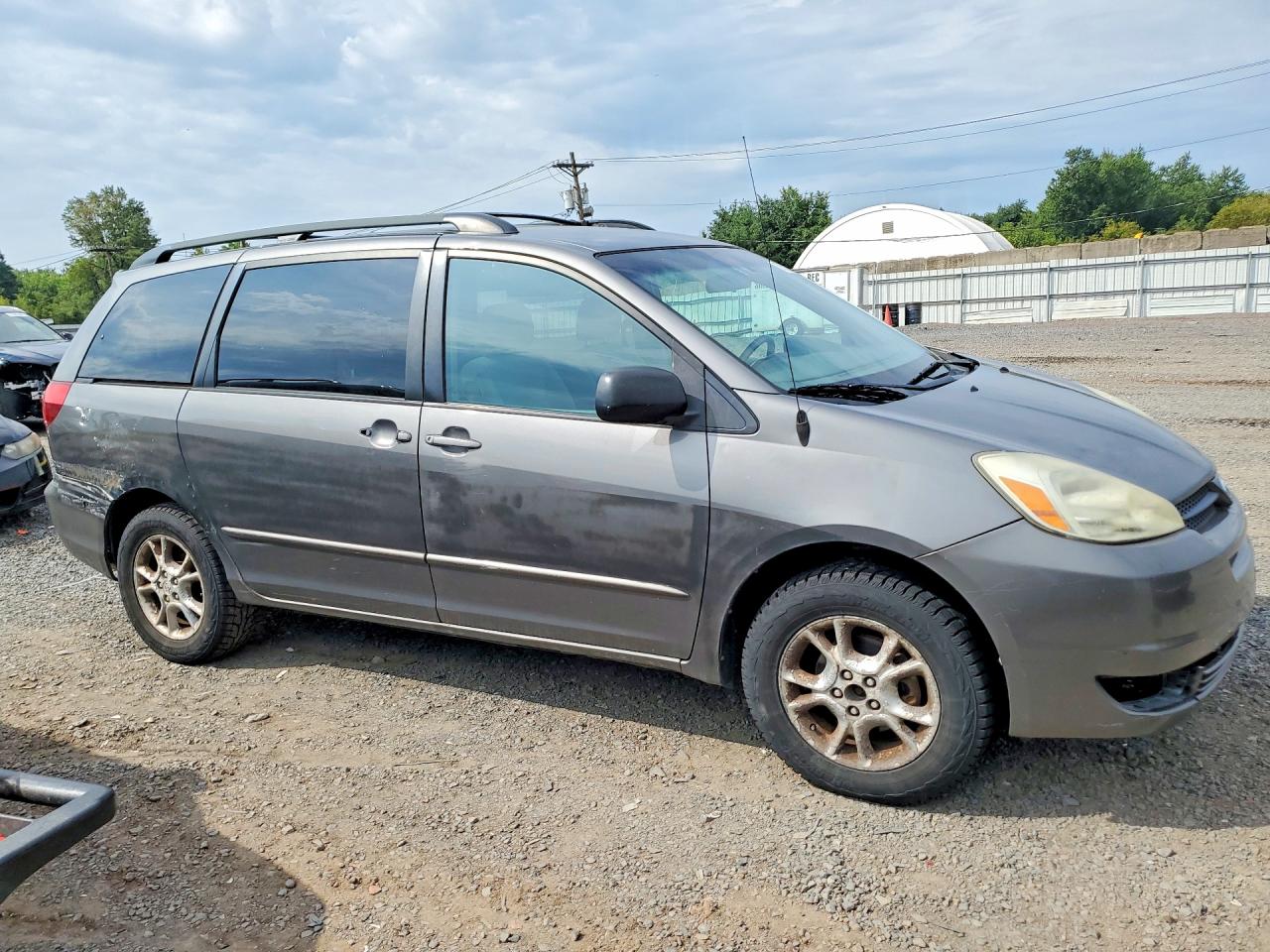 2005 Toyota Sienna Le Gray vin: 5TDBA23C85S037440