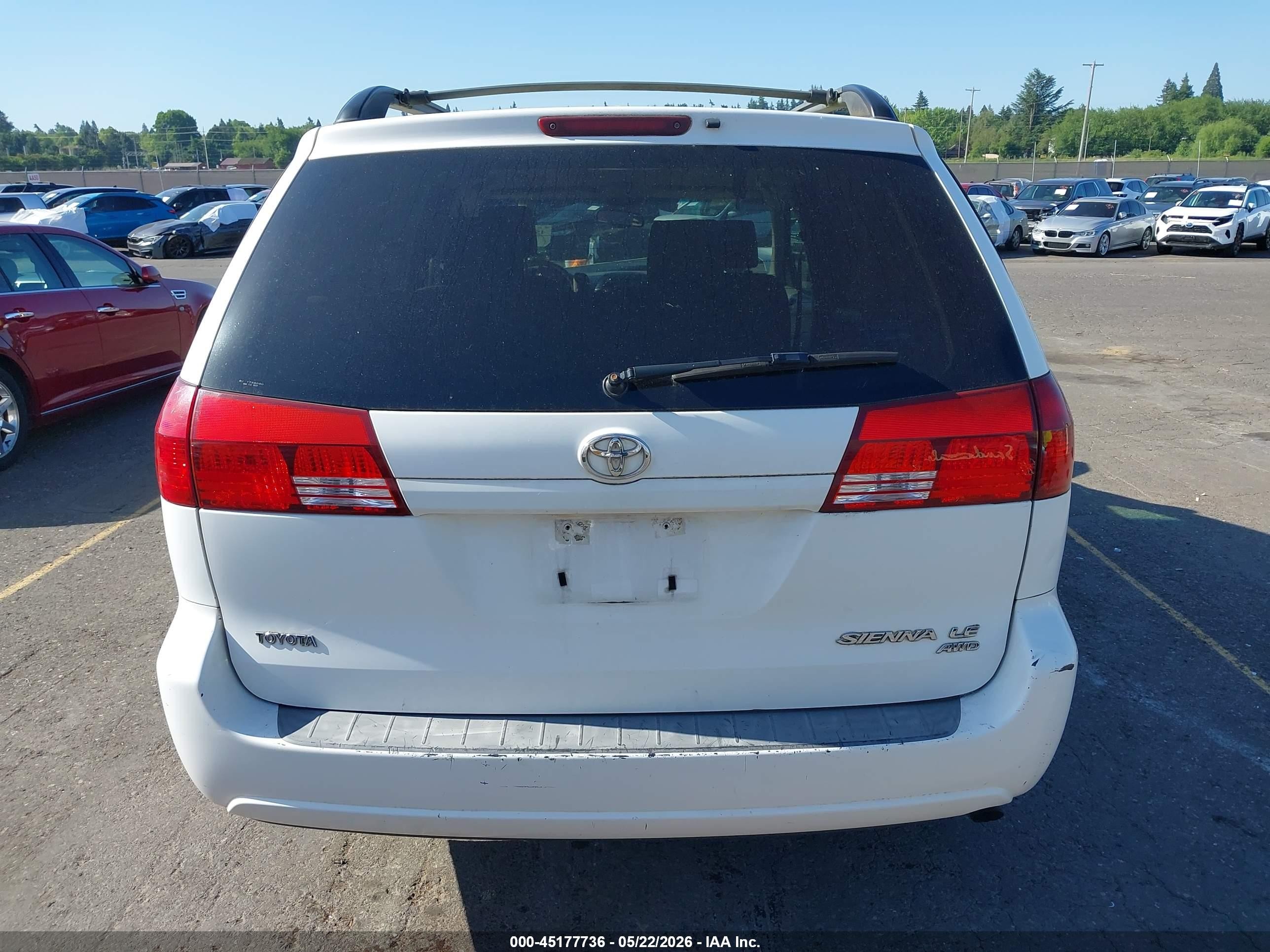2005 Toyota Sienna Le White vin: 5TDBA23C85S042329