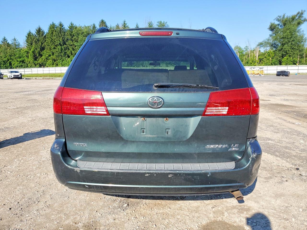 2005 Toyota Sienna Le Green vin: 5TDBA23C95S039102