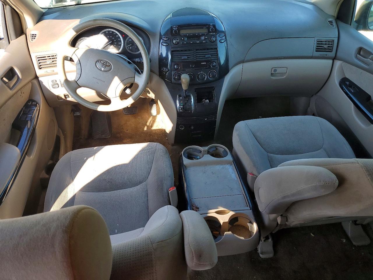 2005 Toyota Sienna Le Green vin: 5TDBA23C95S039102