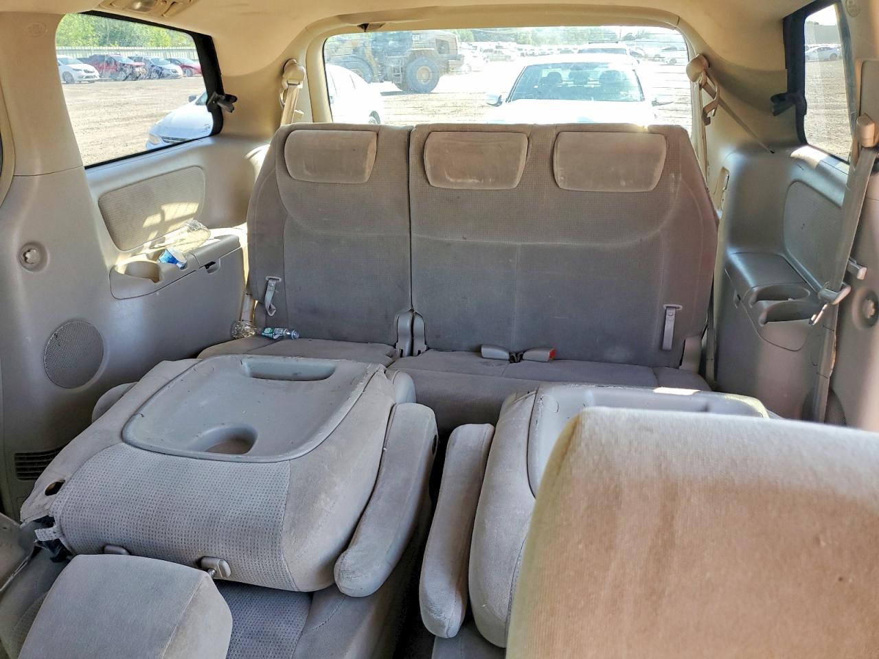 2005 Toyota Sienna Le Green vin: 5TDBA23C95S039102