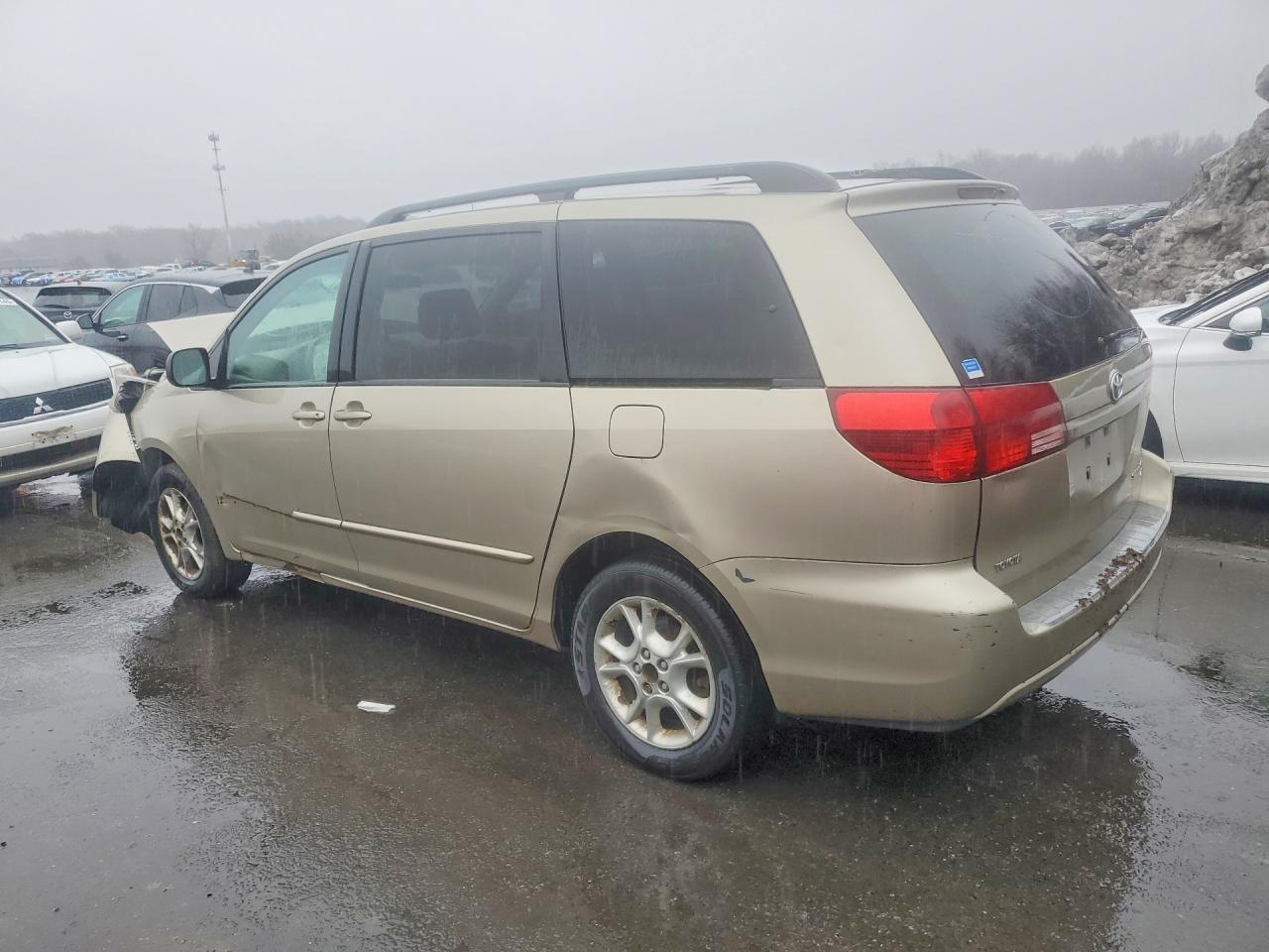 2005 Toyota Sienna Le 7 Passenger Tan vin: 5TDBA23C95S042856