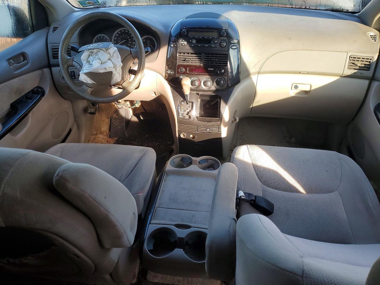 2005 Toyota Sienna Le 7 Passenger Tan vin: 5TDBA23C95S042856