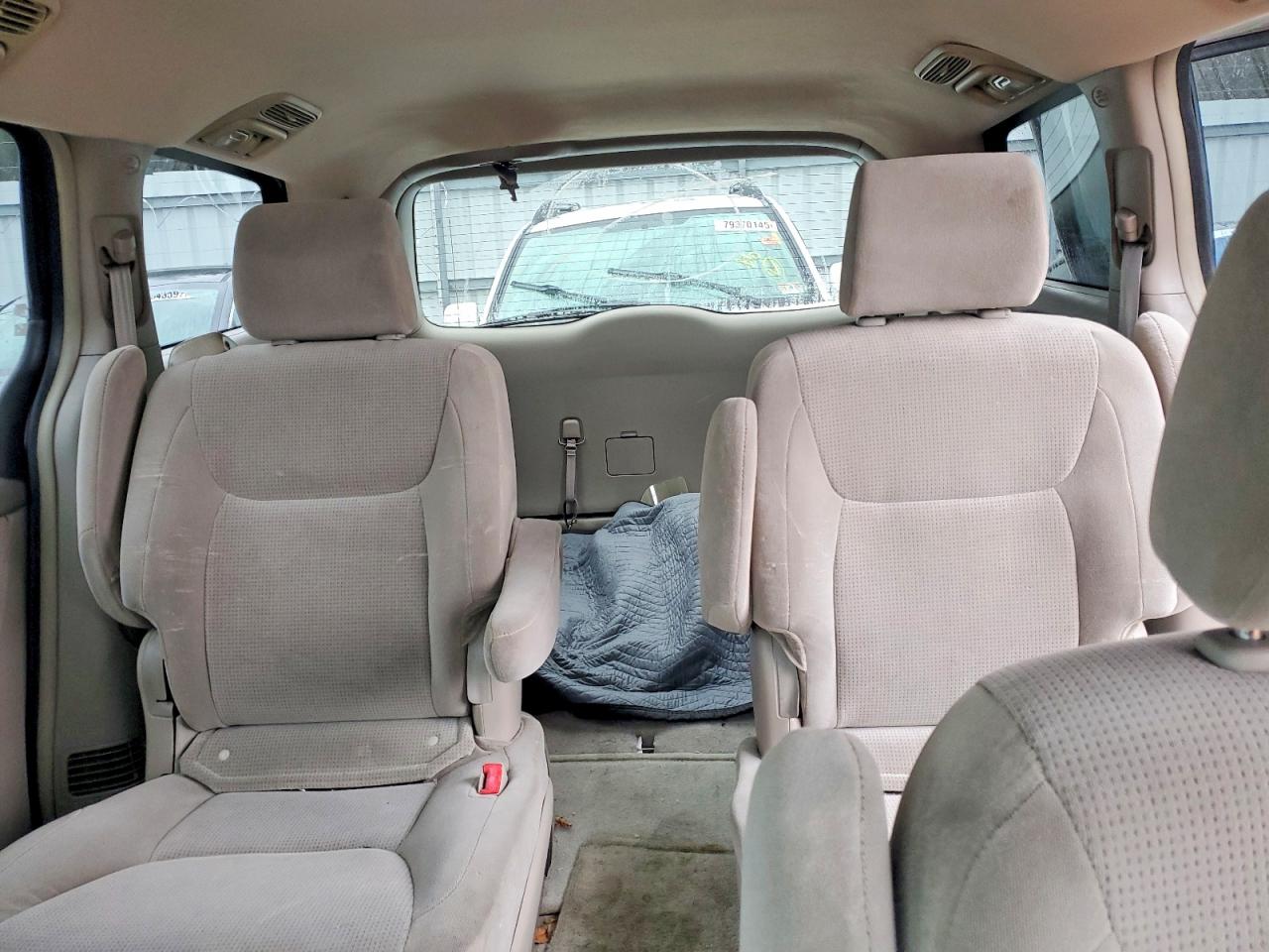 2005 Toyota Sienna Le 7 Passenger Tan vin: 5TDBA23C95S042856