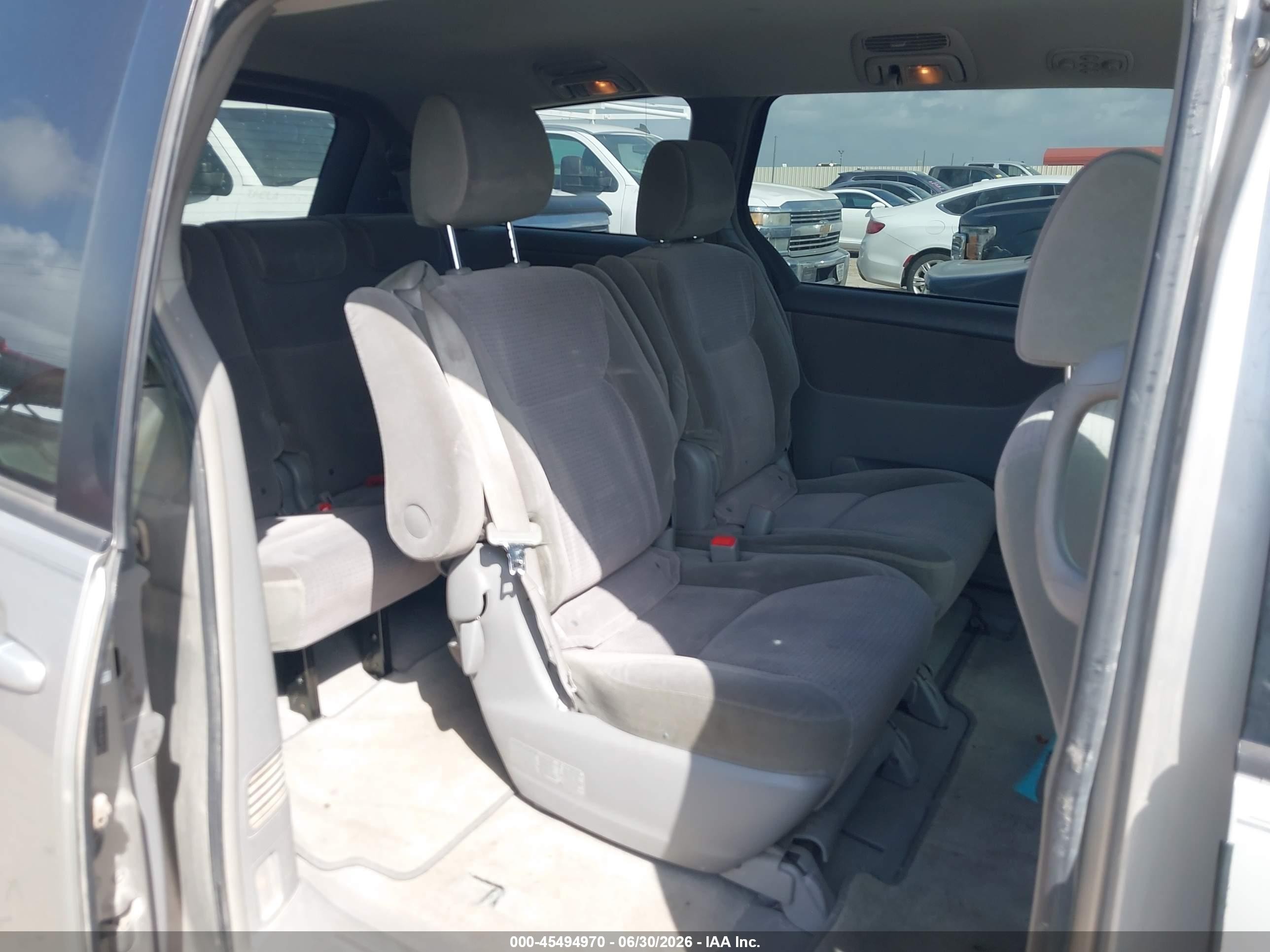2006 Toyota Sienna Le Gray vin: 5TDBA23C96S071033