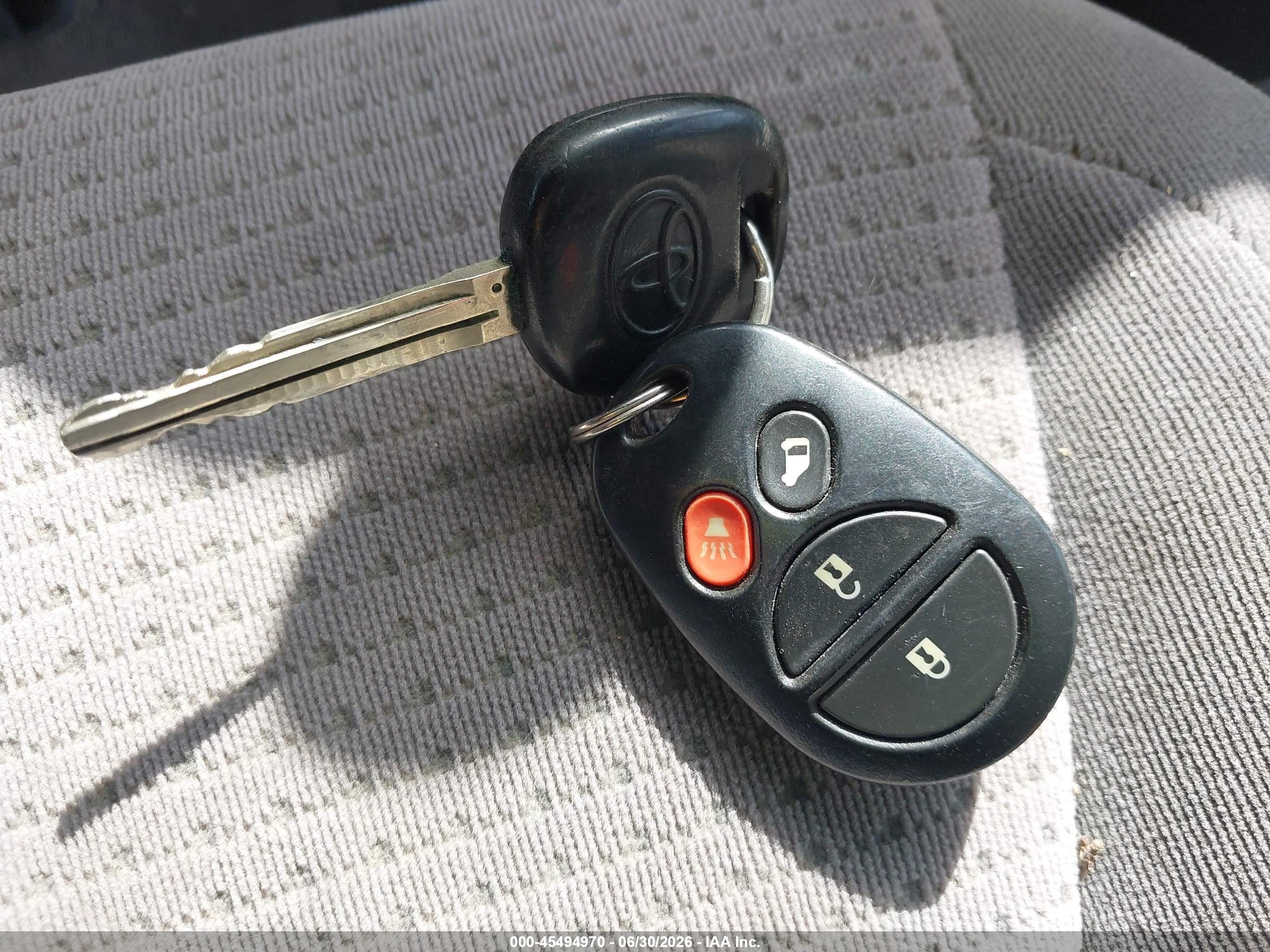 2006 Toyota Sienna Le Gray vin: 5TDBA23C96S071033