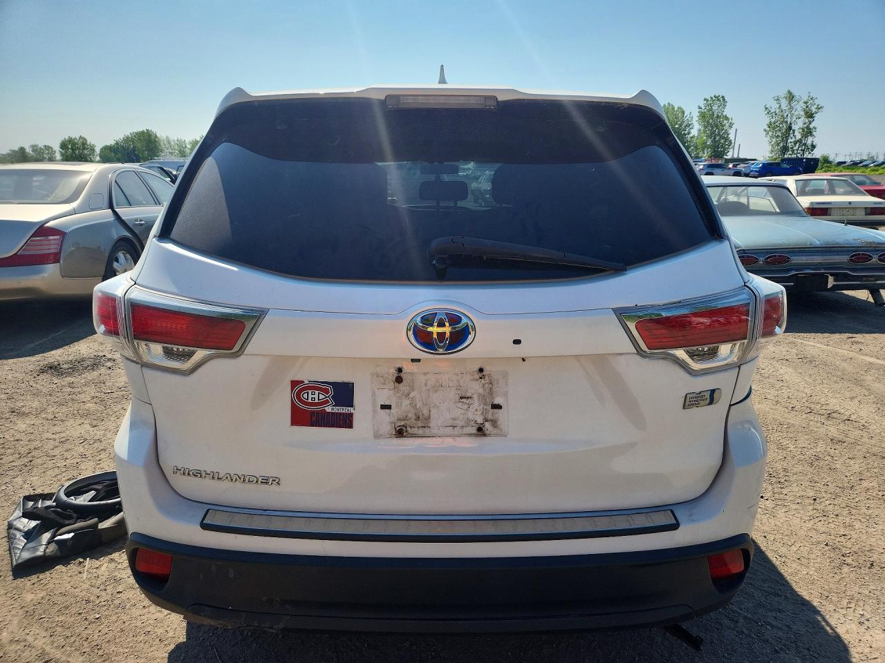 2015 Toyota Highlander Hybrid White vin: 5TDBCRFH0FS011846