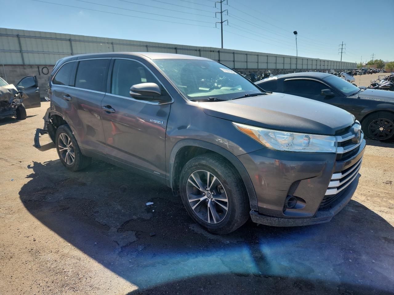 2018 Toyota Highlander Hybrid Gray vin: 5TDBGRFH1JS038776