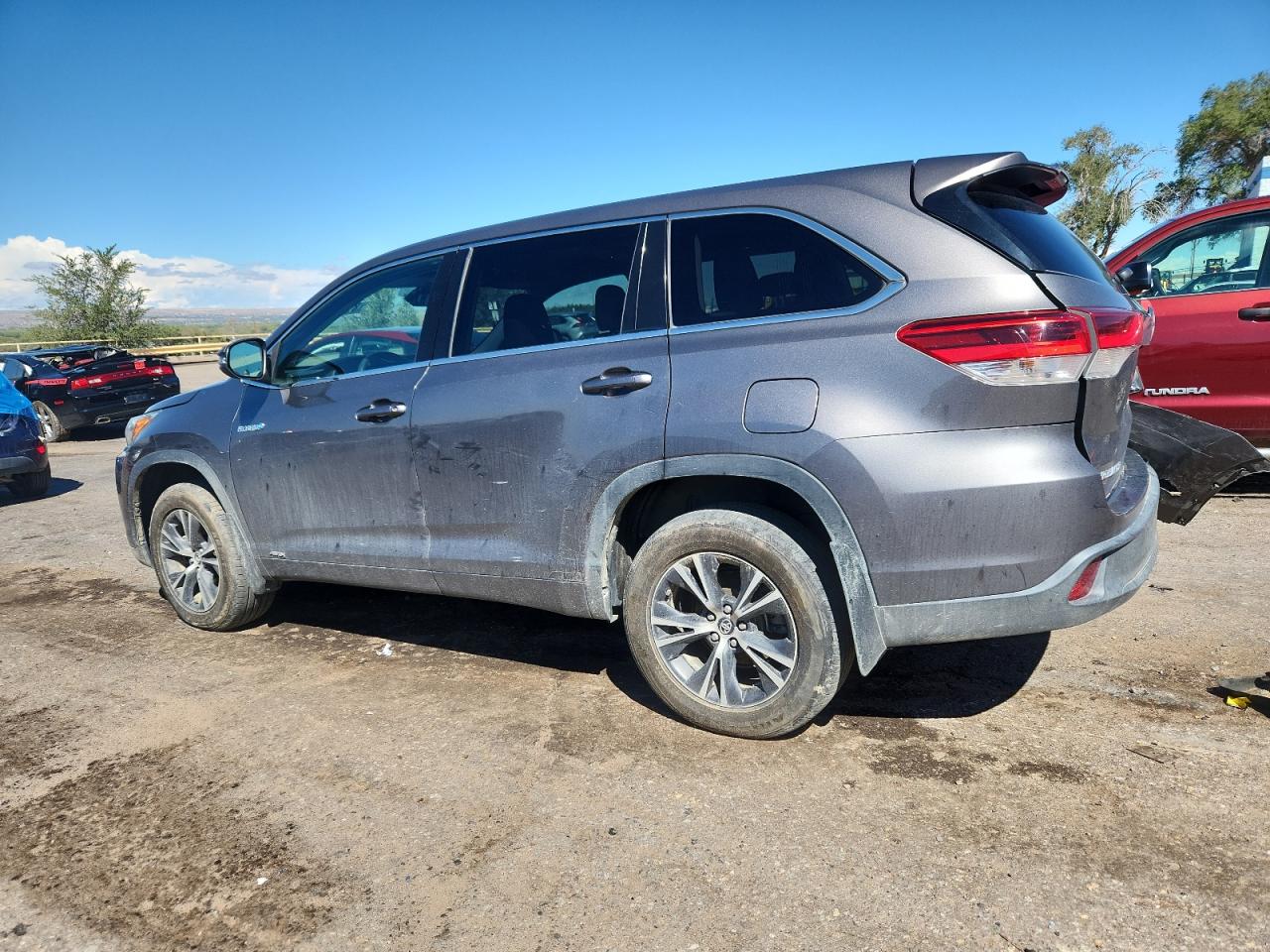 2018 Toyota Highlander Hybrid Gray vin: 5TDBGRFH1JS038776