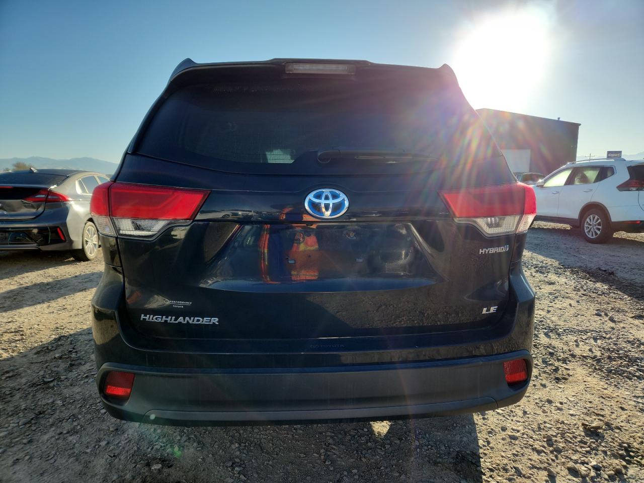 2018 Toyota Highlander Hybrid Черный vin: 5TDBGRFH2JS041718