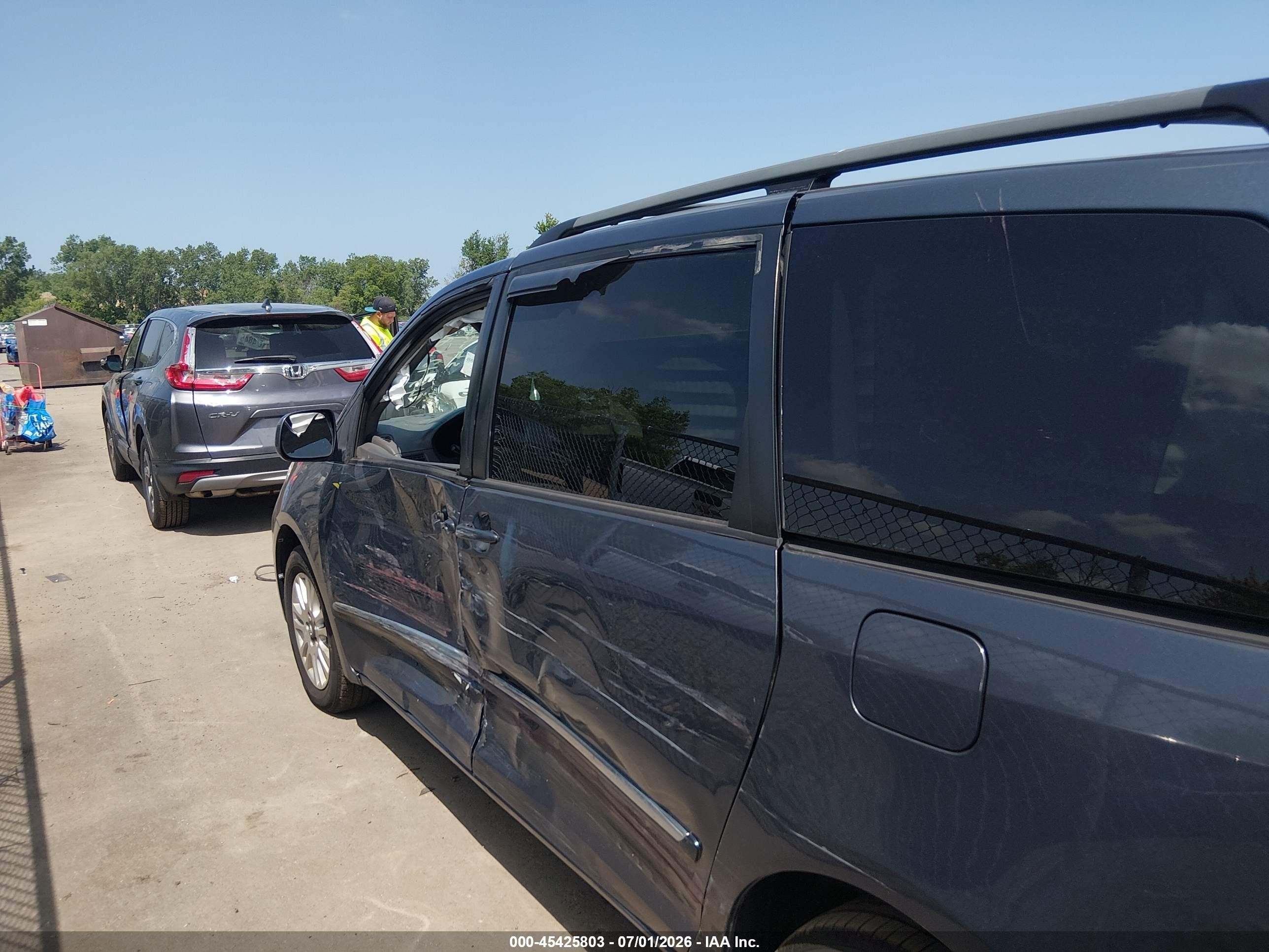 2007 Toyota Sienna Xle Limited Blue vin: 5TDBK22C07S003896
