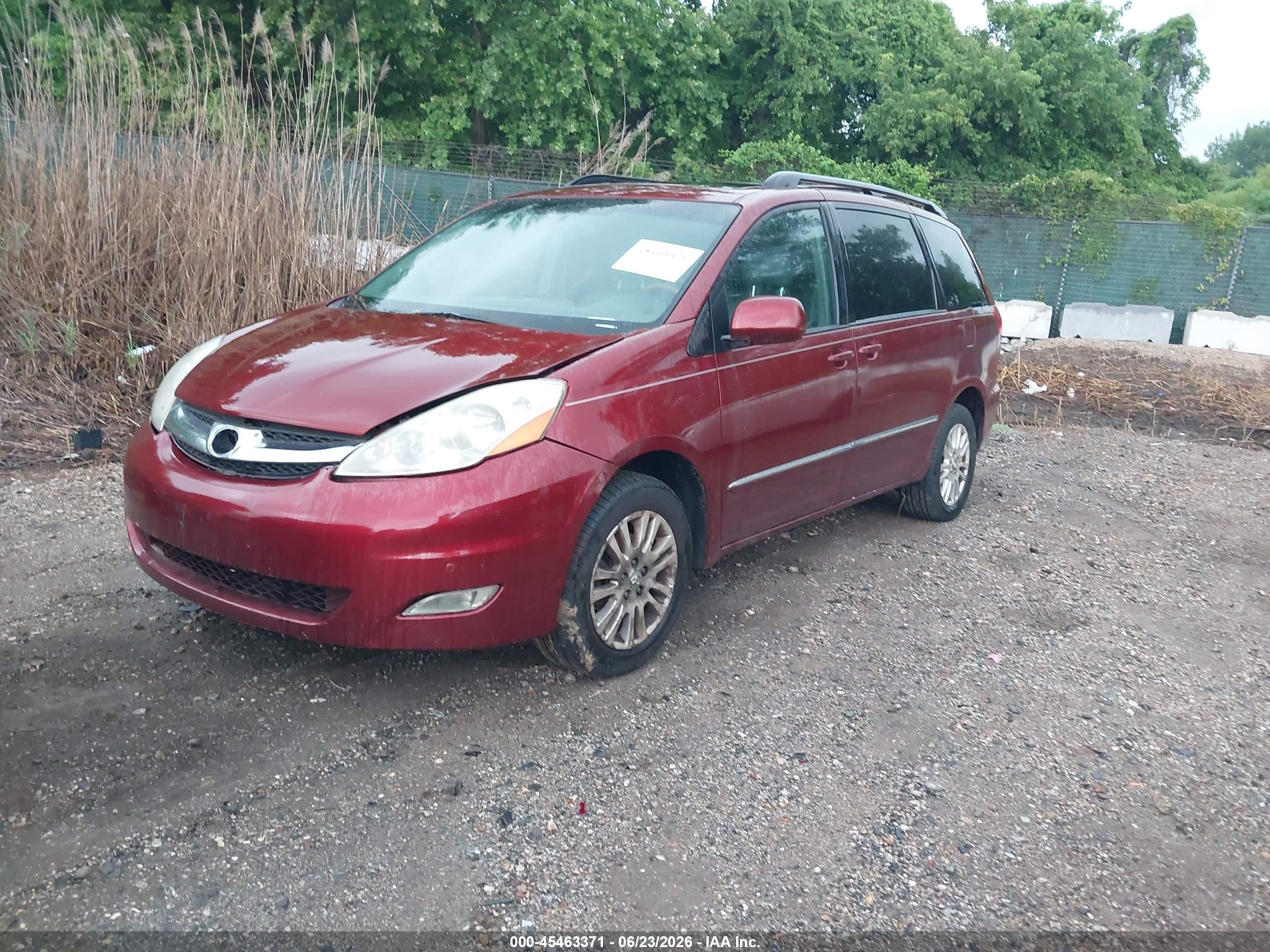 2008 Toyota Sienna Limited Красный vin: 5TDBK22C08S008940