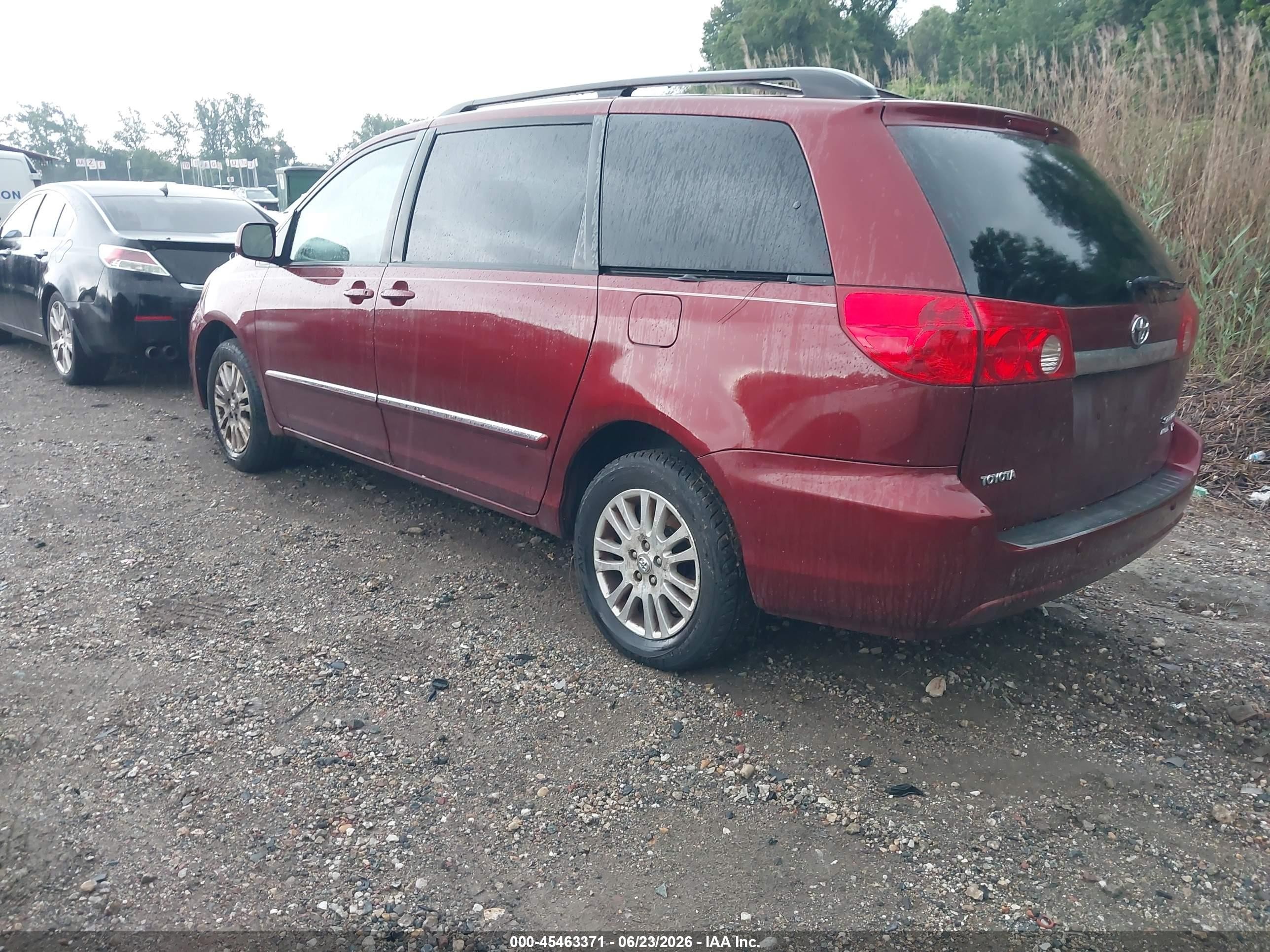 2008 Toyota Sienna Limited Красный vin: 5TDBK22C08S008940