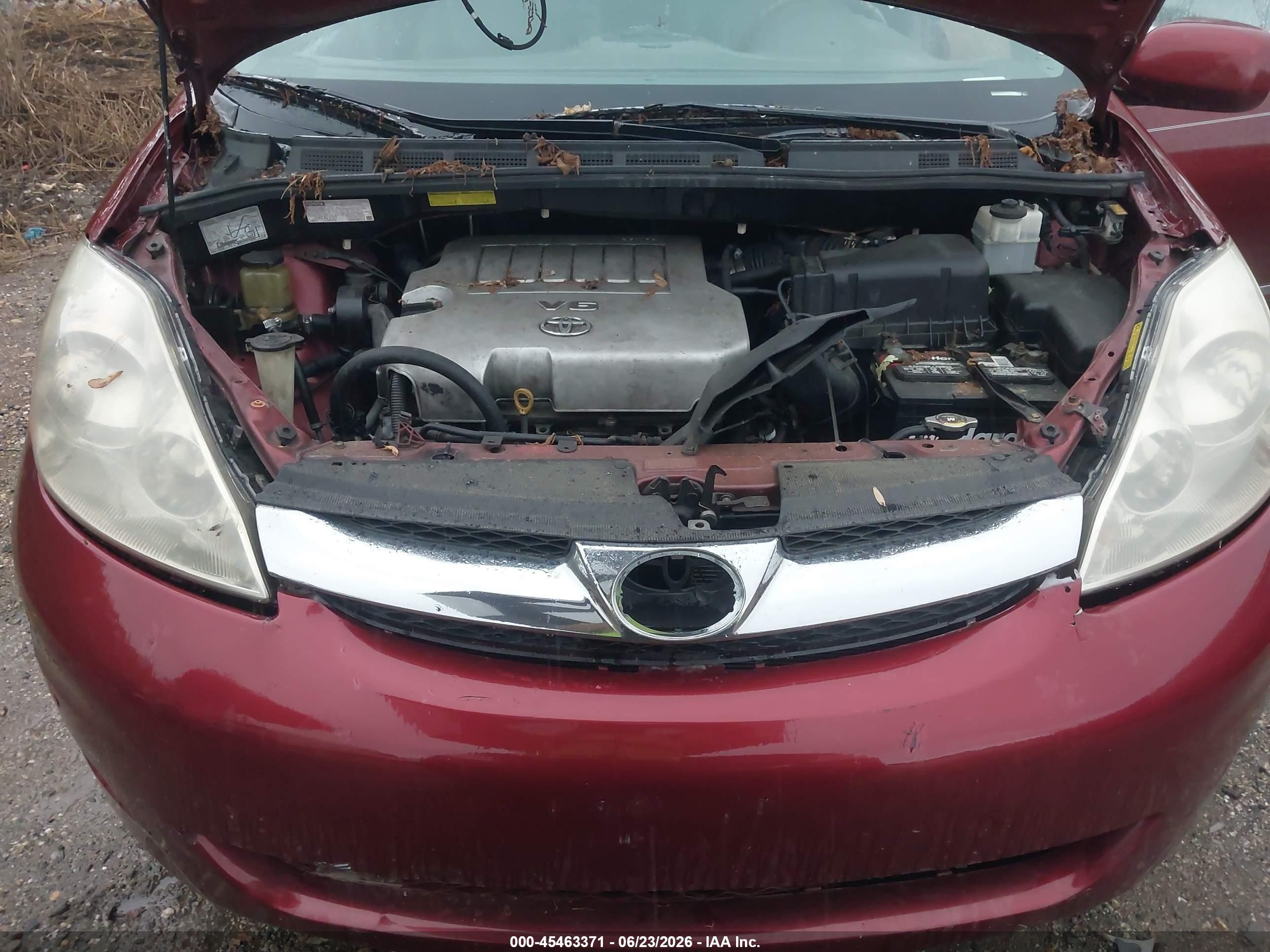 2008 Toyota Sienna Limited Красный vin: 5TDBK22C08S008940
