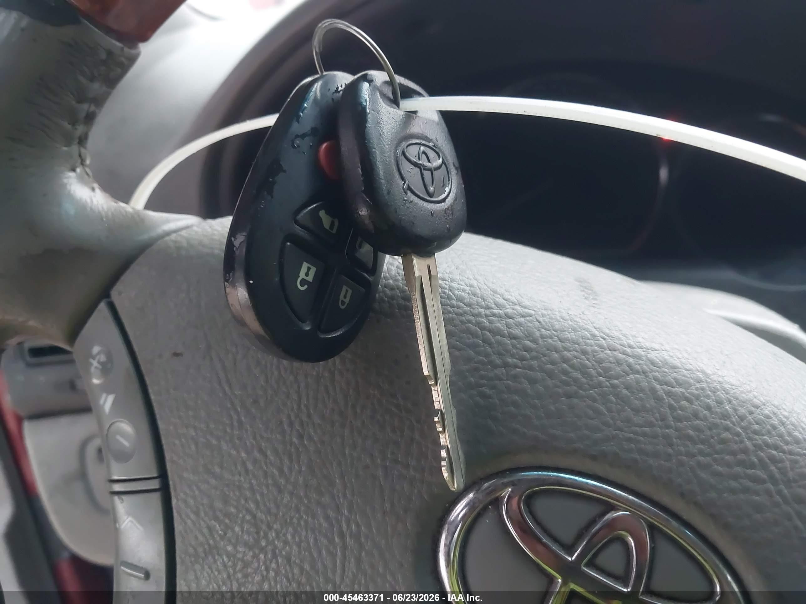 2008 Toyota Sienna Limited Красный vin: 5TDBK22C08S008940