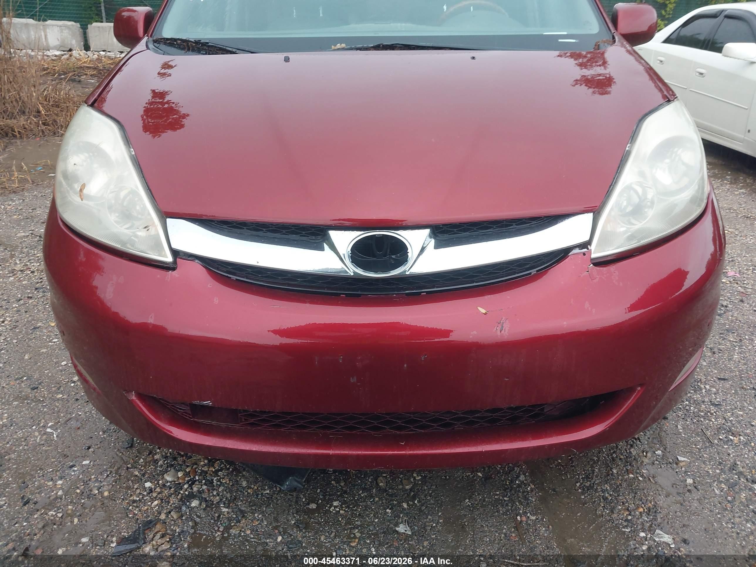 2008 Toyota Sienna Limited Красный vin: 5TDBK22C08S008940