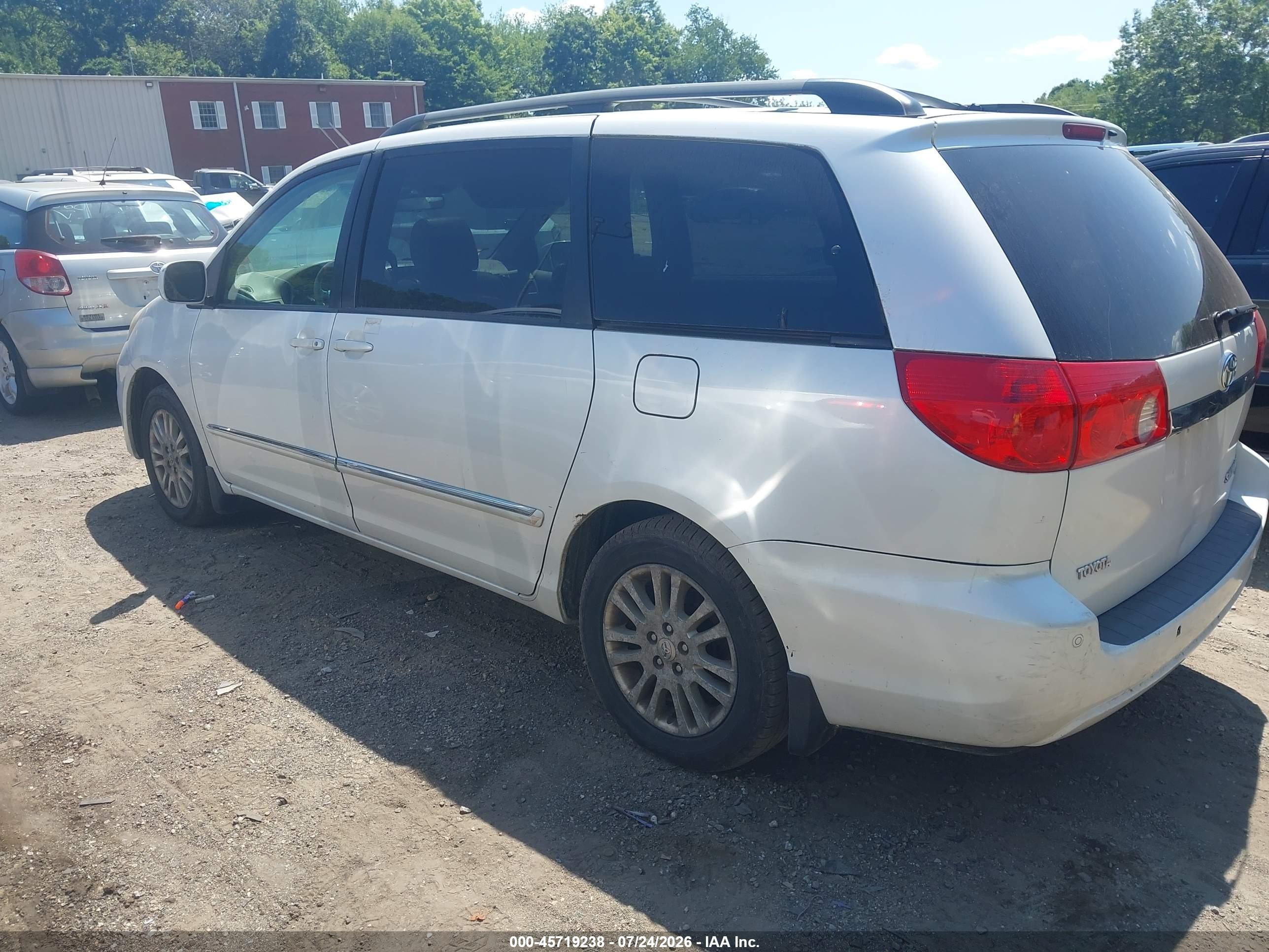2008 Toyota Sienna Limited Белый vin: 5TDBK22C08S014768