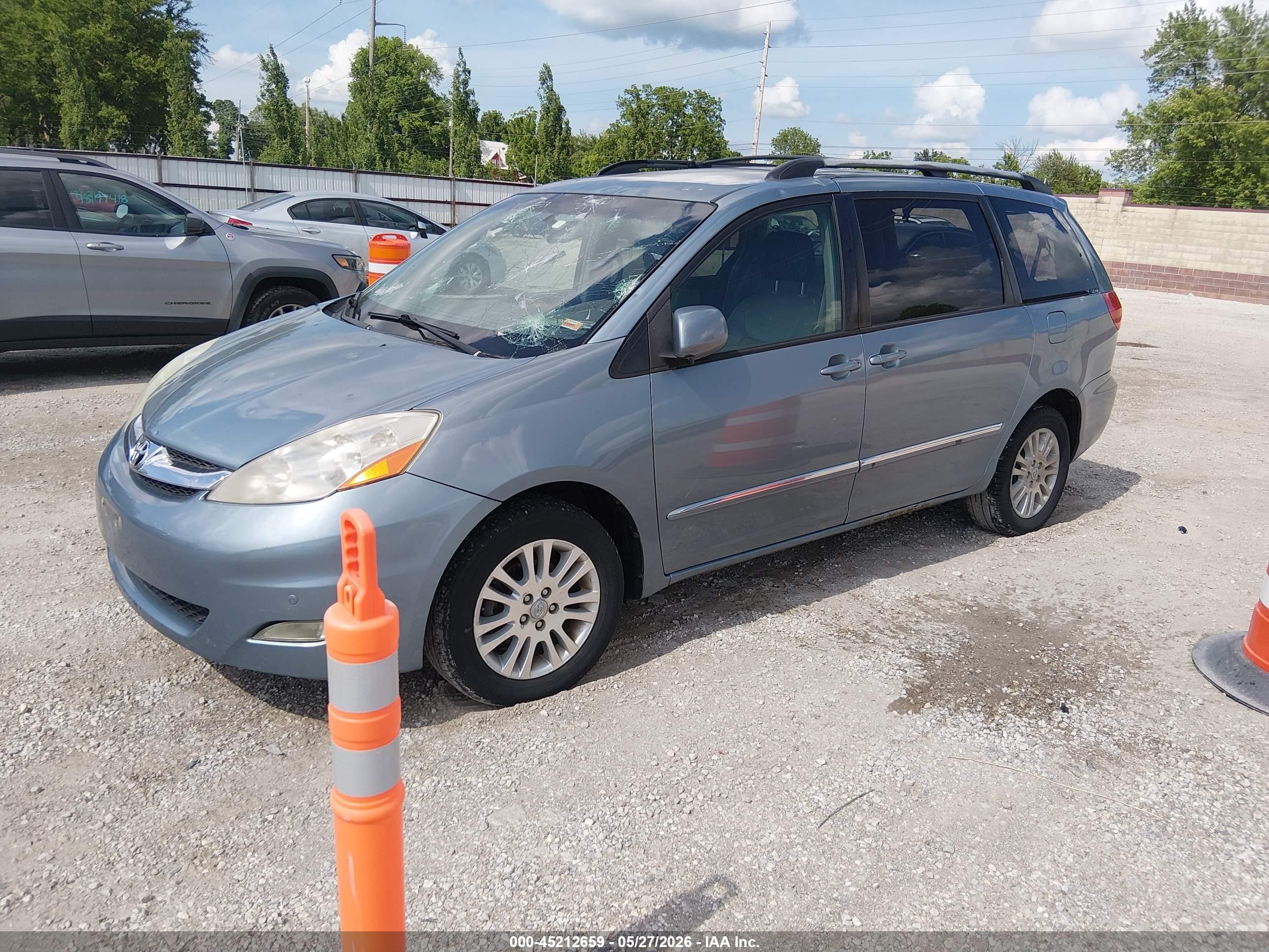2008 Toyota Sienna Limited Blue vin: 5TDBK22C08S014981