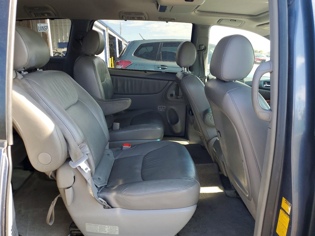 2008 Toyota Sienna Blue vin: 5TDBK22C18S013161