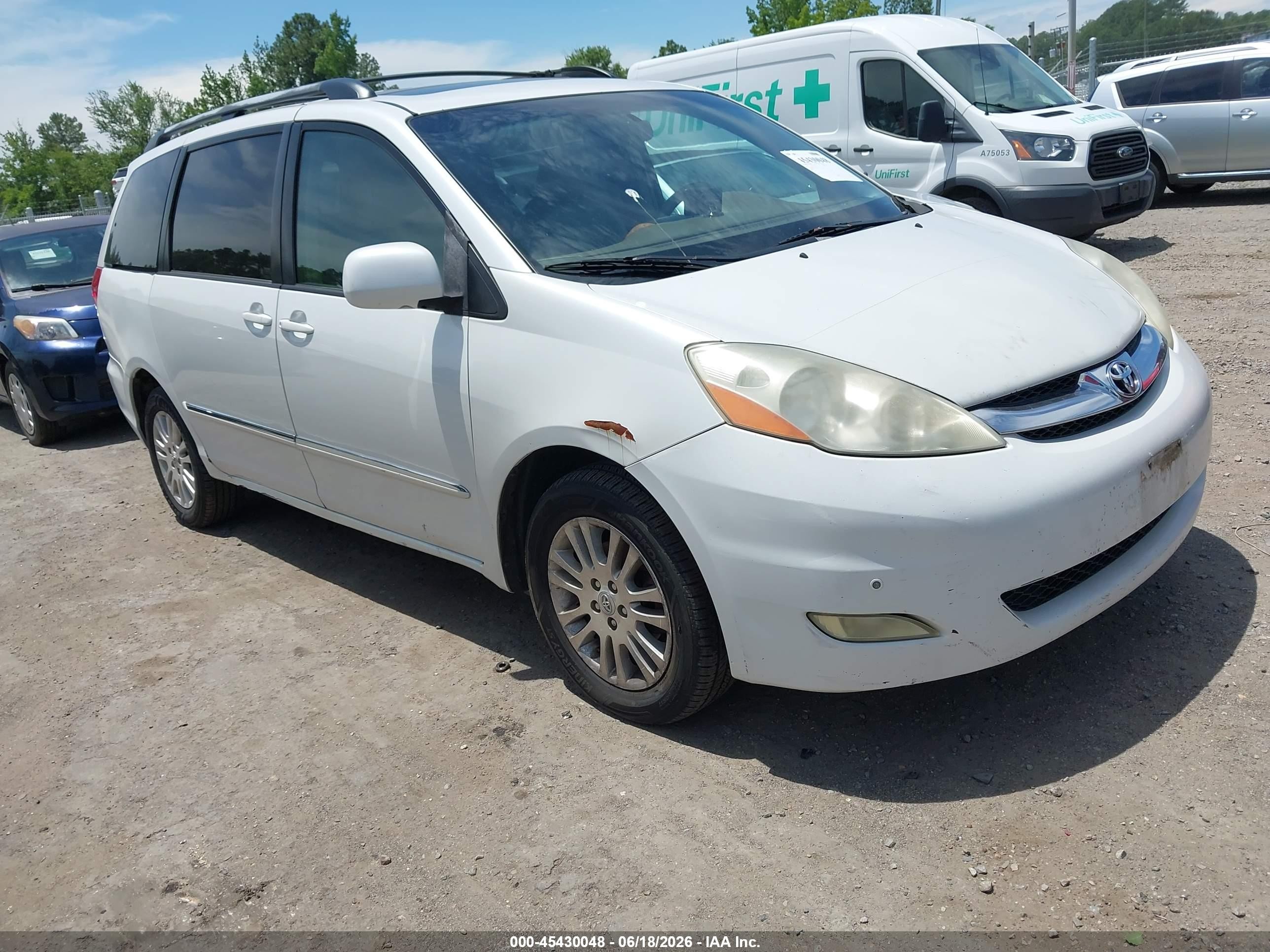 2008 Toyota Sienna Limited White vin: 5TDBK22C18S013516