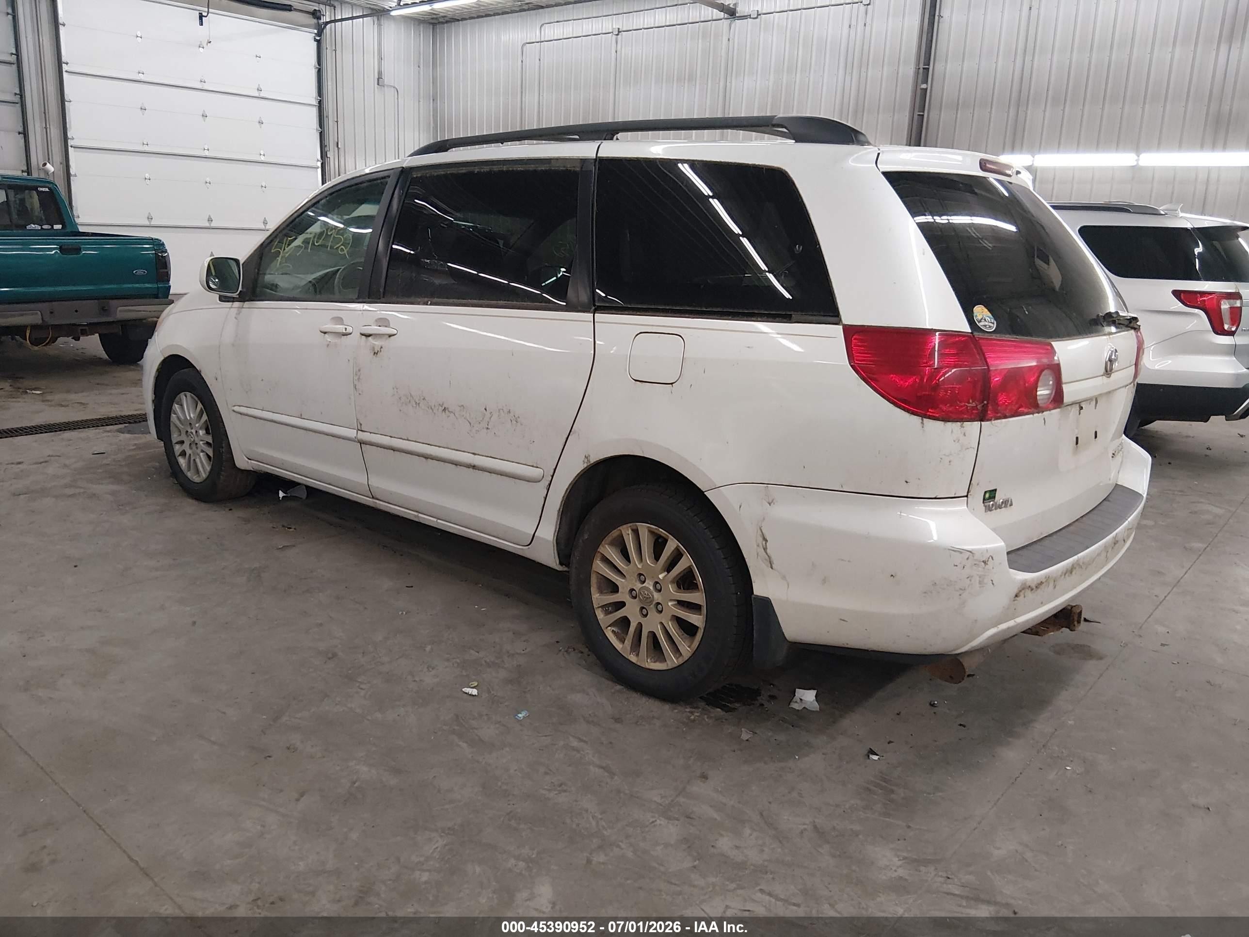 2008 Toyota Sienna Xle White vin: 5TDBK22C18S021941