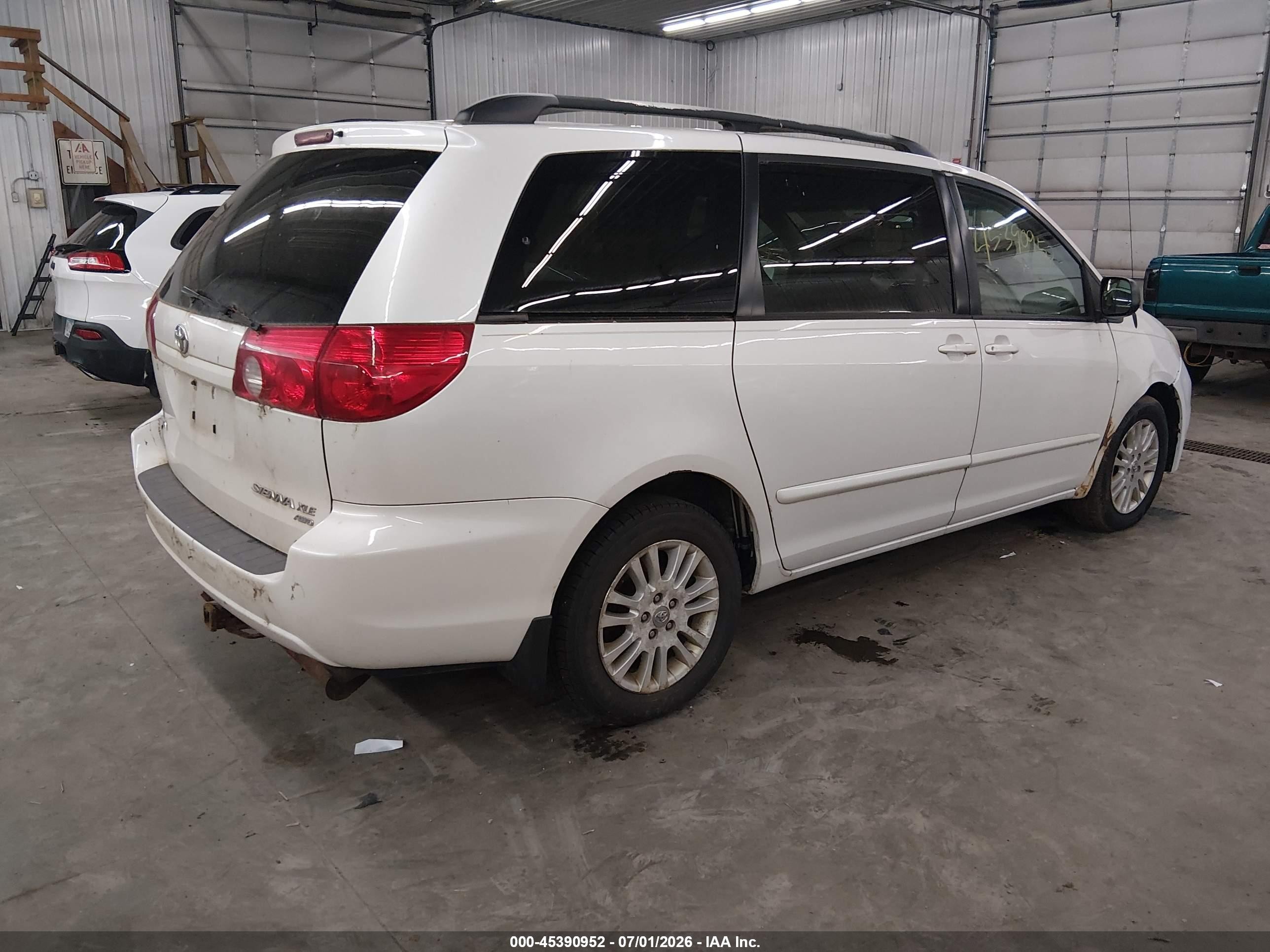 2008 Toyota Sienna Xle White vin: 5TDBK22C18S021941