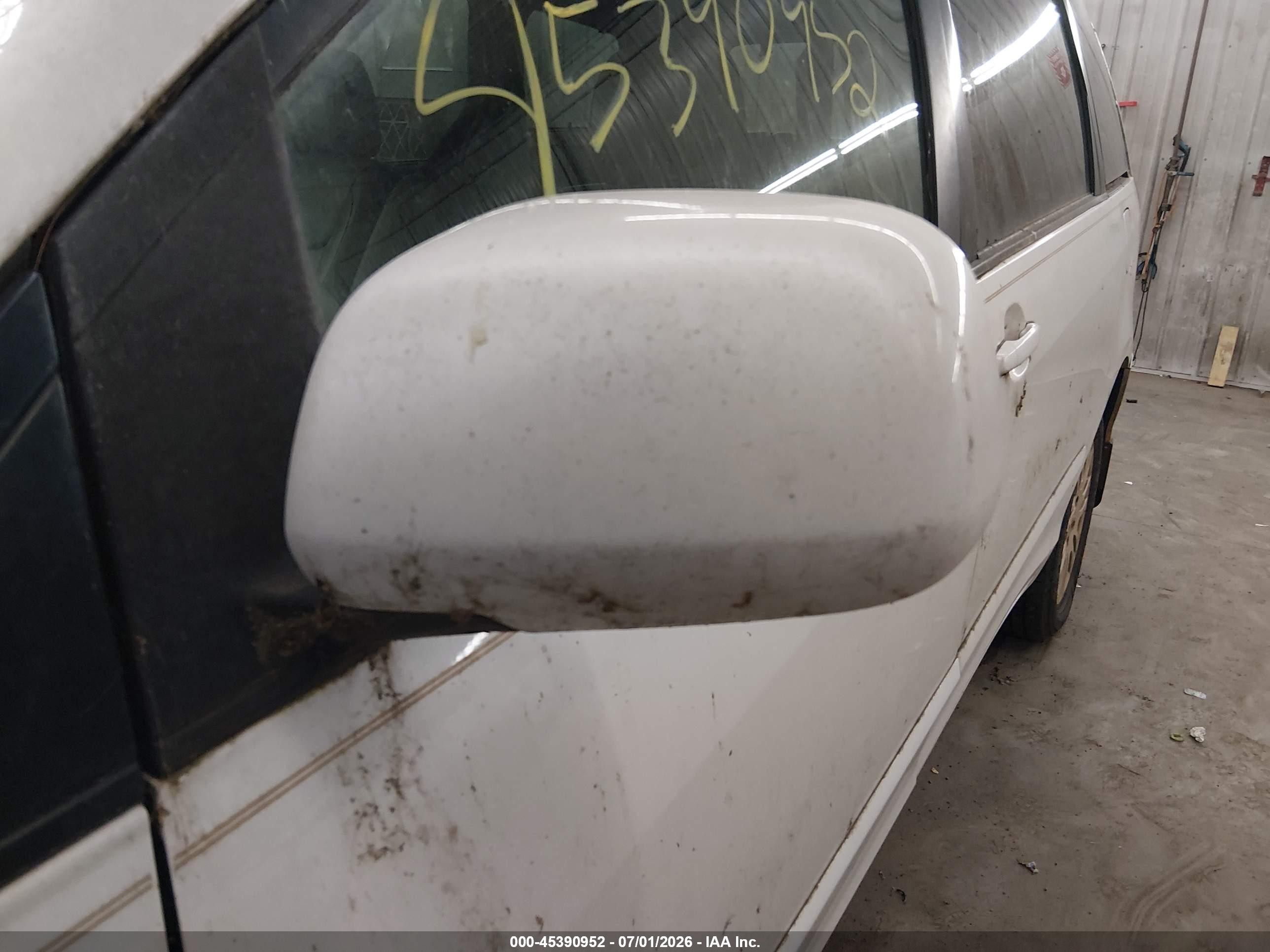 2008 Toyota Sienna Xle White vin: 5TDBK22C18S021941