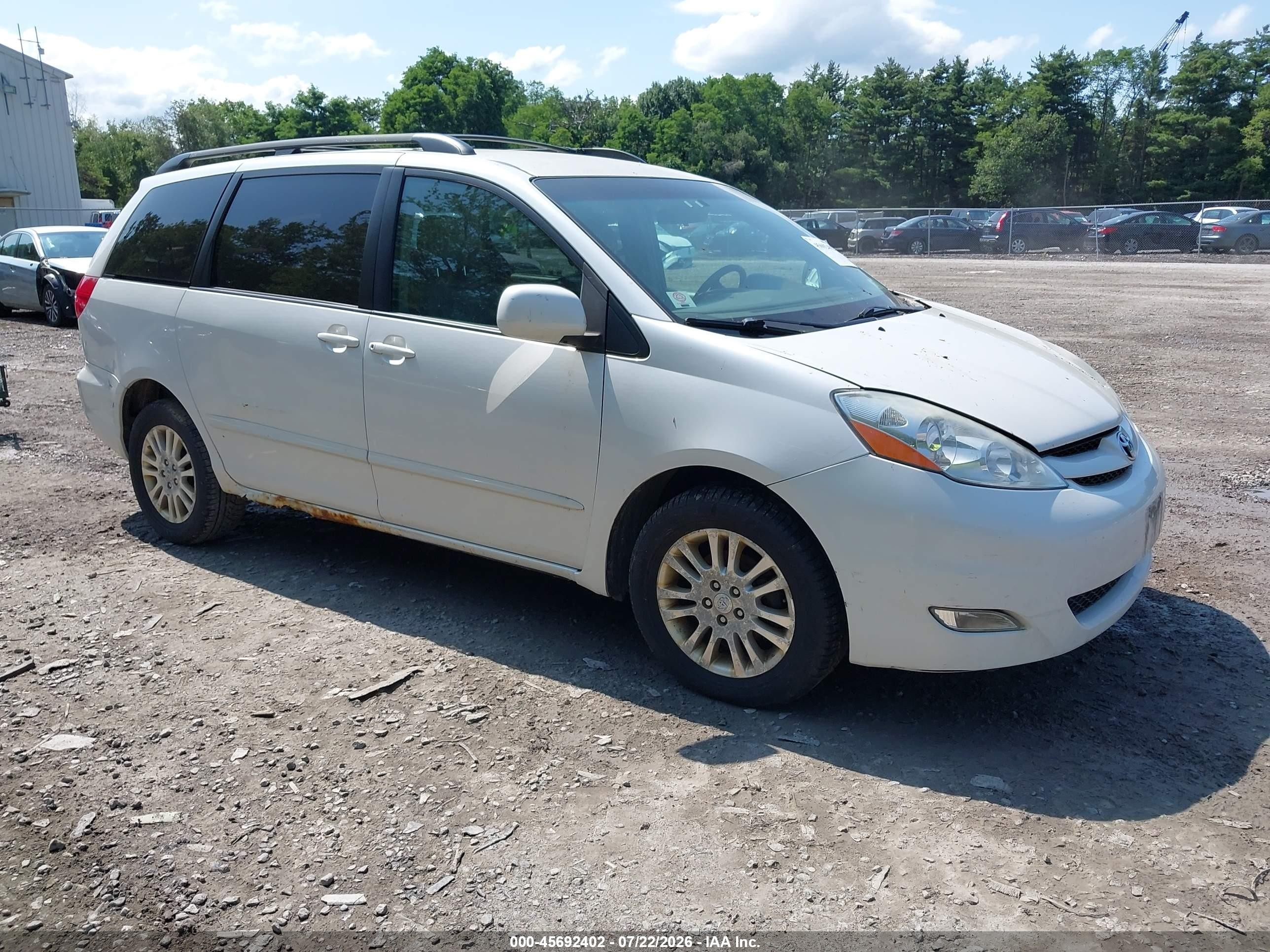 2007 Toyota Sienna Xle White vin: 5TDBK22C27S003933