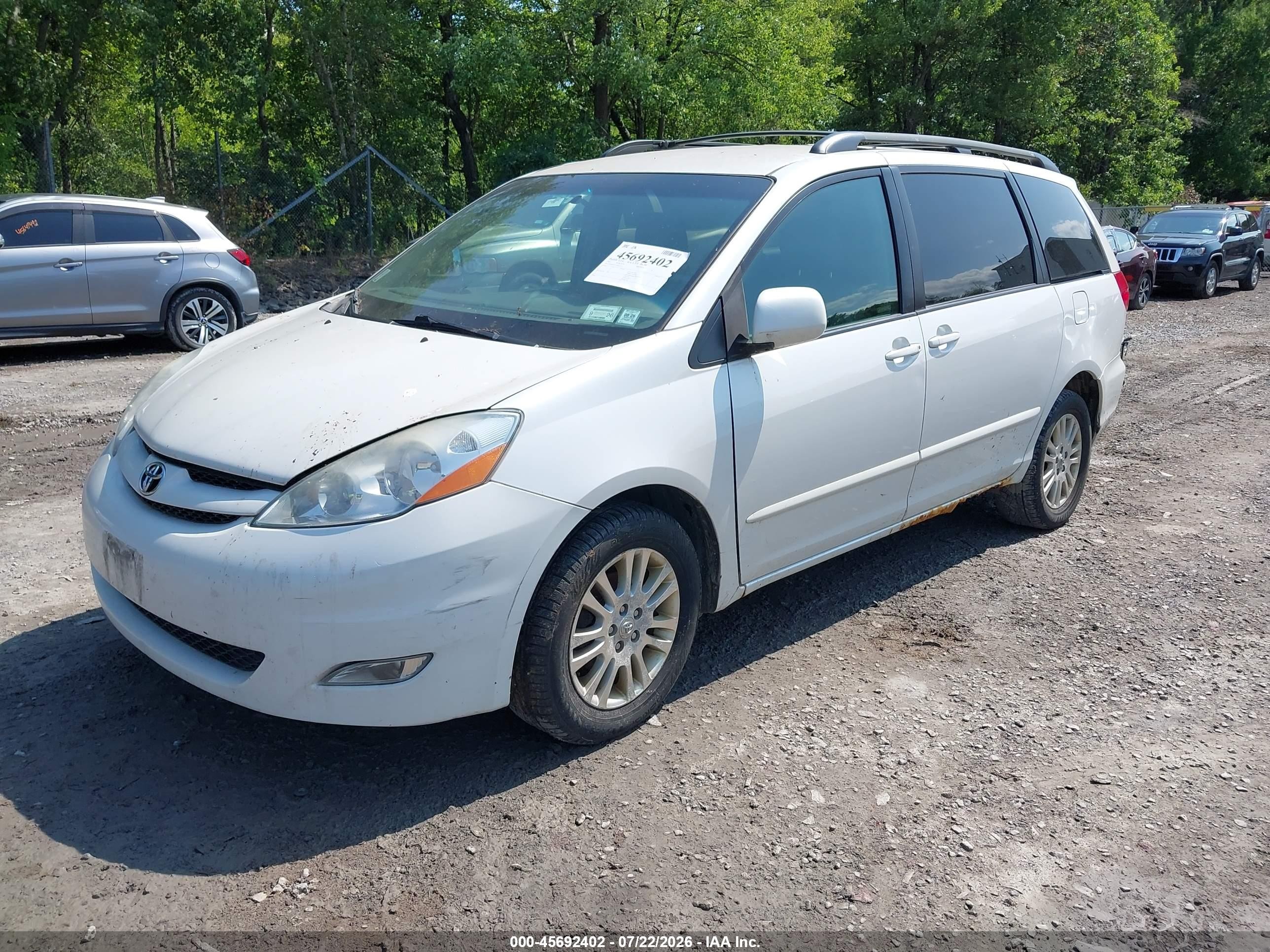 2007 Toyota Sienna Xle White vin: 5TDBK22C27S003933