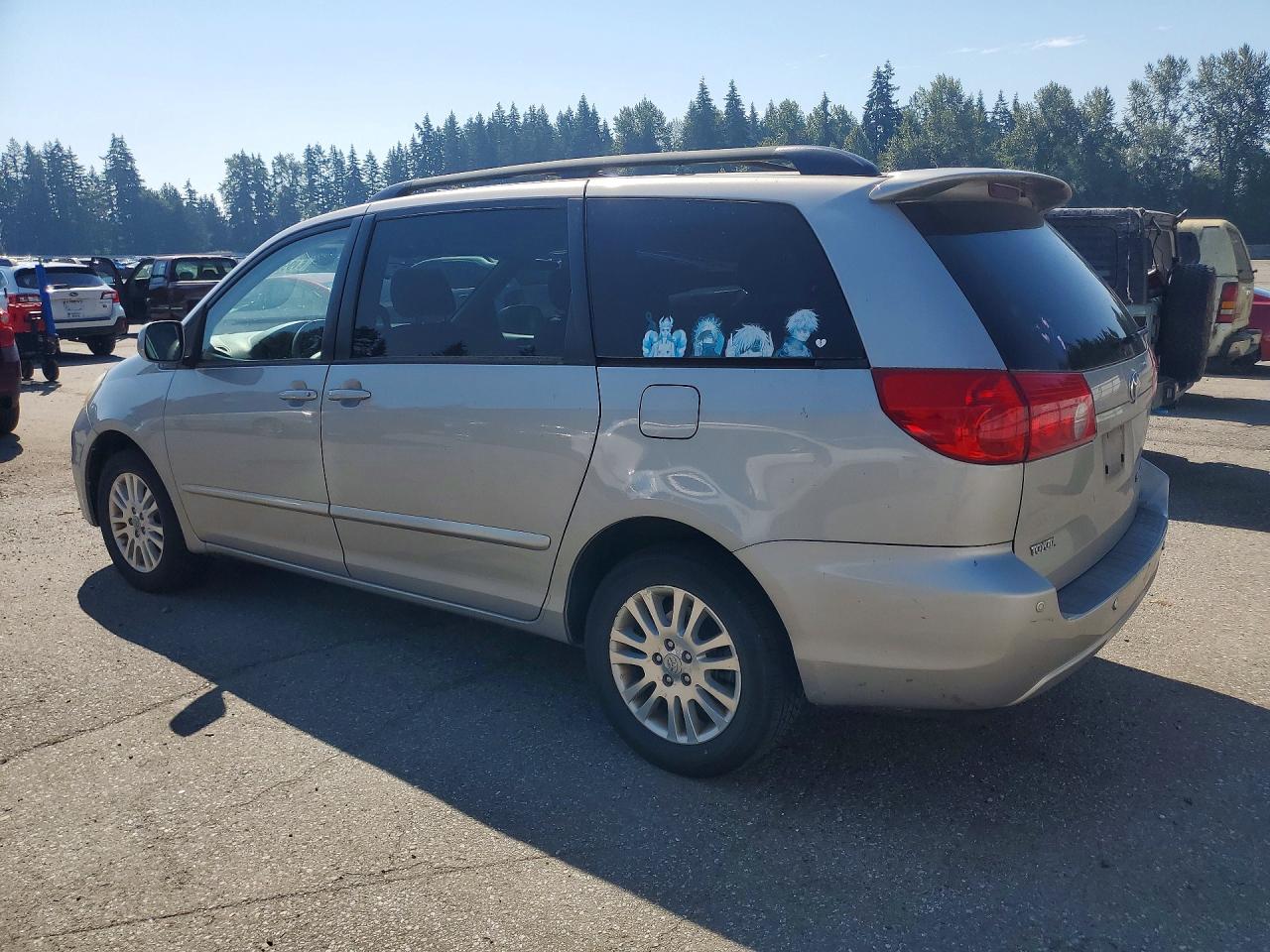 2007 Toyota Sienna Xle 7-passenger Серебряный vin: 5TDBK22C27S007108