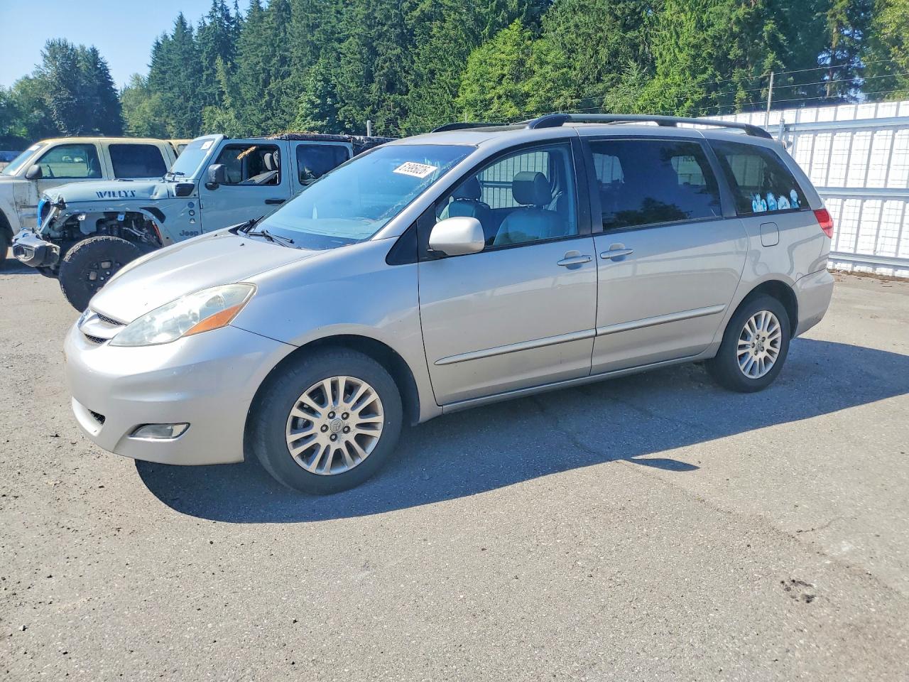 2007 Toyota Sienna Xle 7-passenger Серебряный vin: 5TDBK22C27S007108