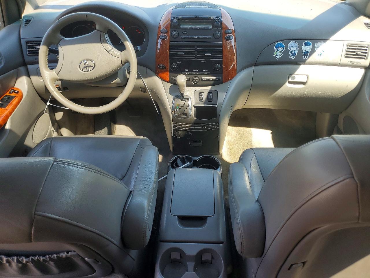 2007 Toyota Sienna Xle 7-passenger Серебряный vin: 5TDBK22C27S007108
