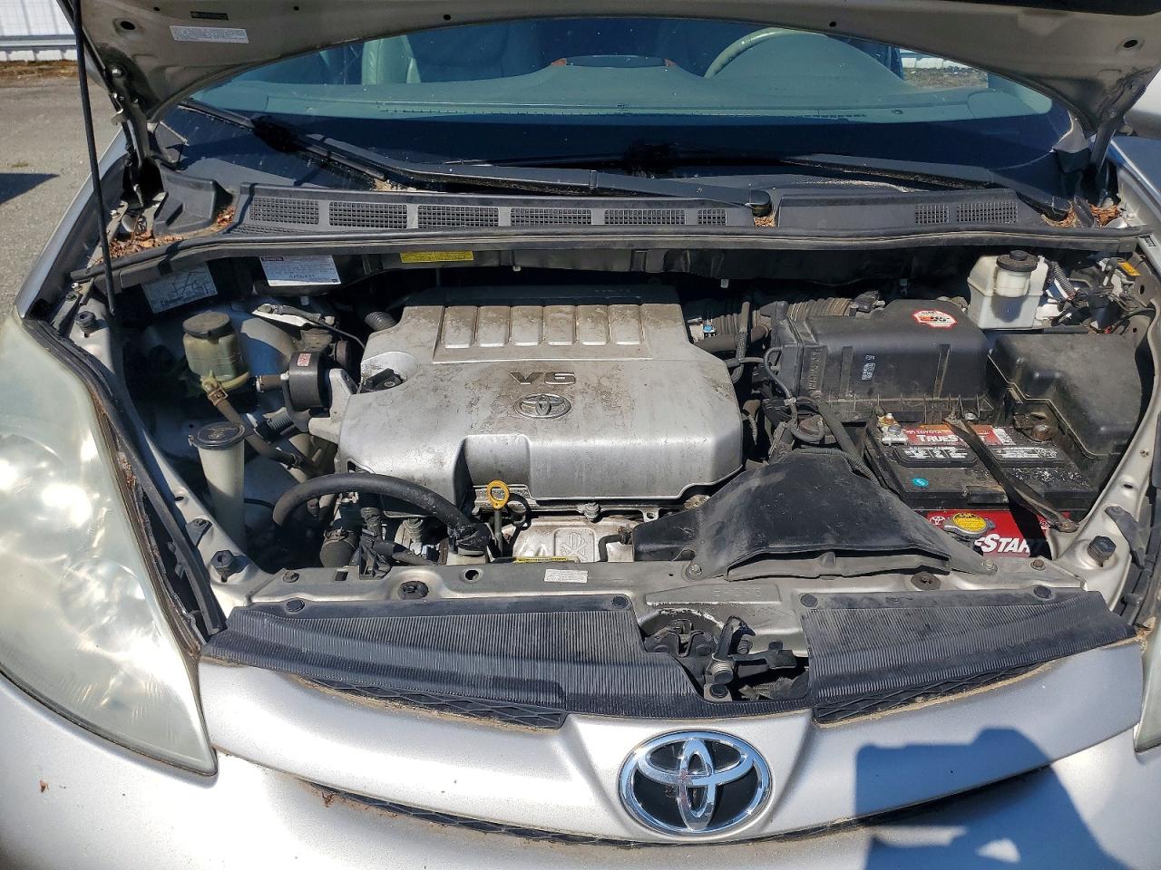2007 Toyota Sienna Xle 7-passenger Серебряный vin: 5TDBK22C27S007108