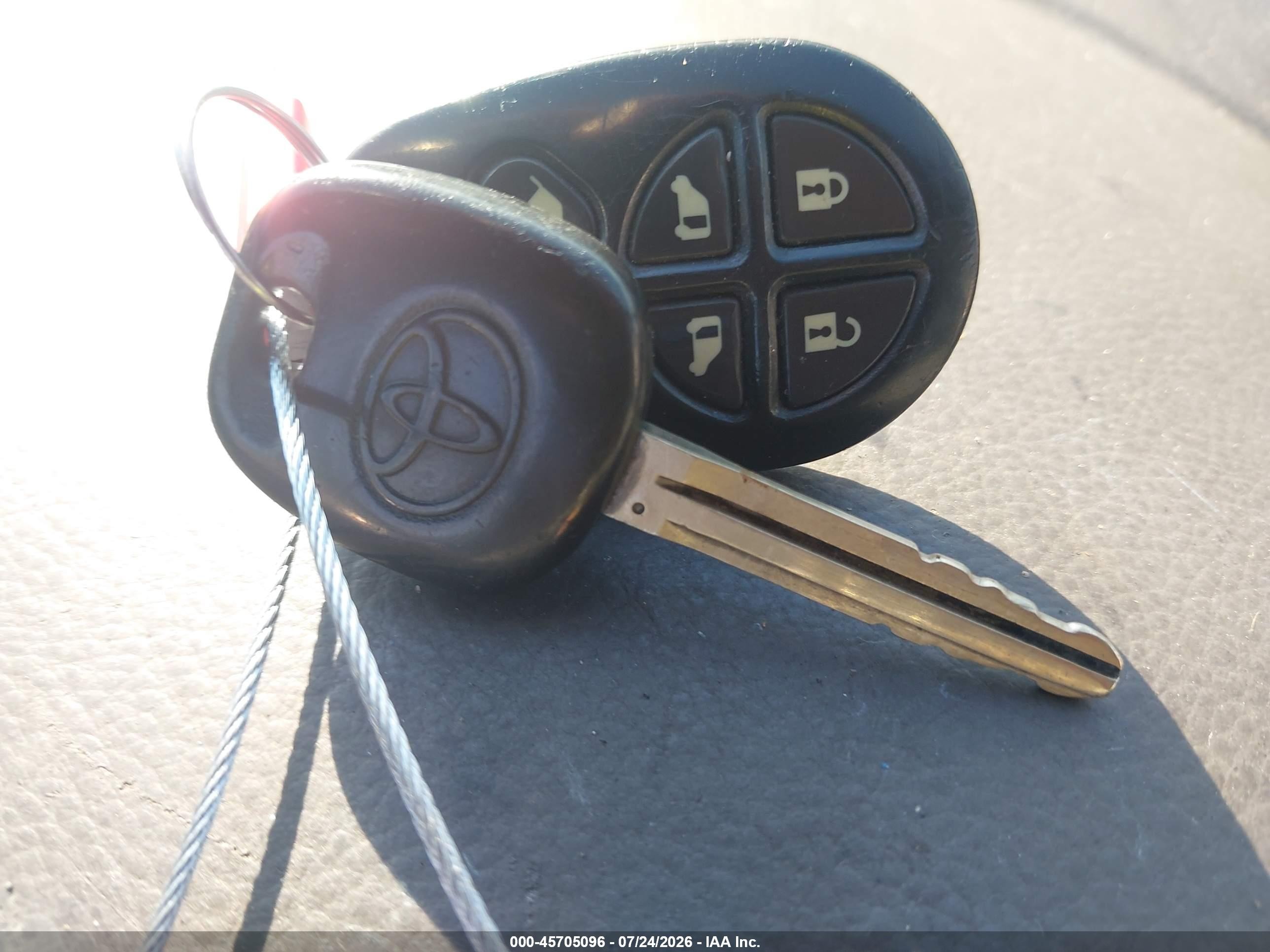 2007 Toyota Sienna Xle Gray vin: 5TDBK22C27S007240