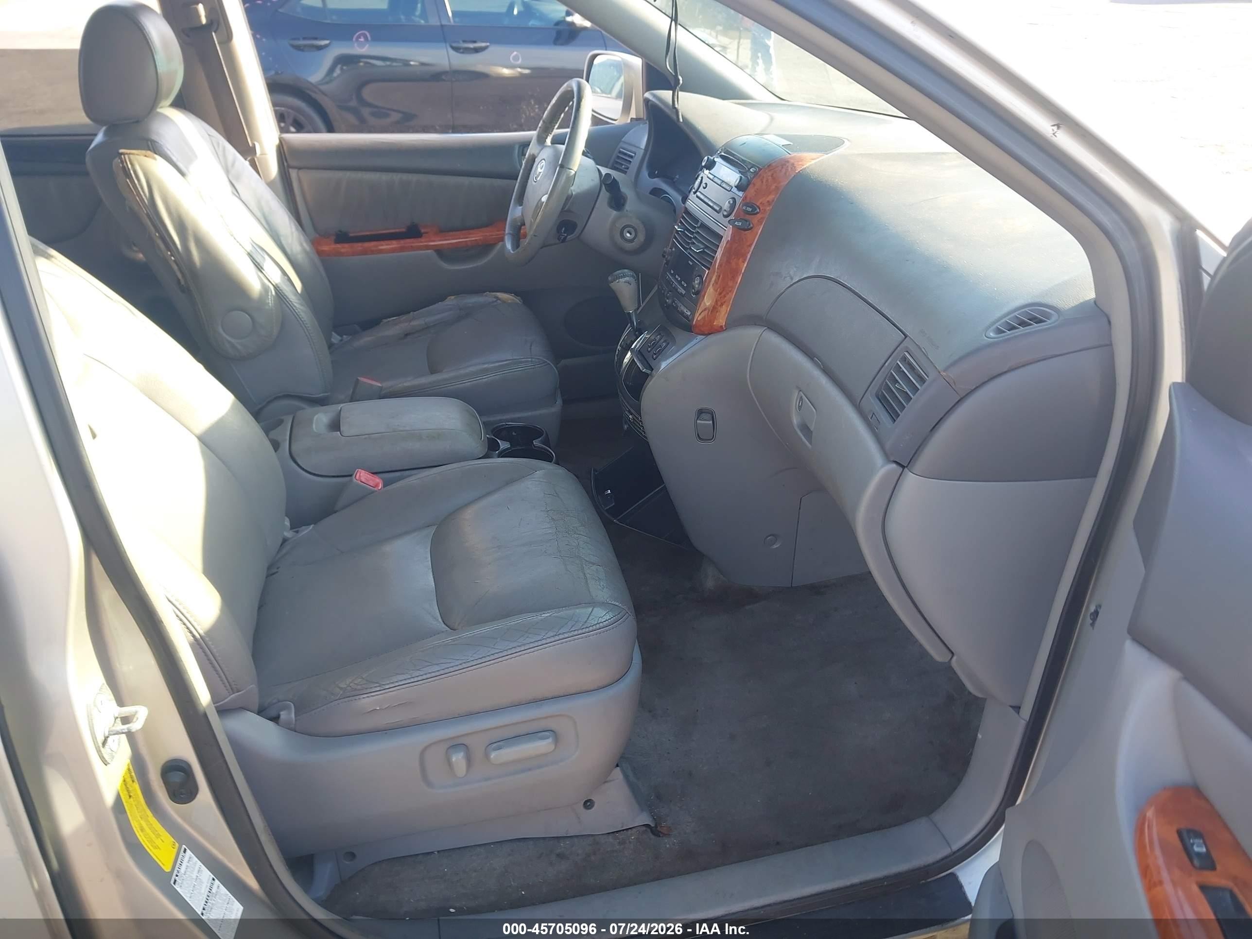 2007 Toyota Sienna Xle Gray vin: 5TDBK22C27S007240