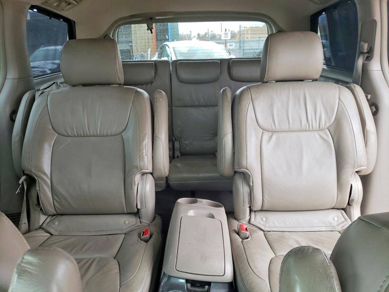 2007 Toyota Sienna White vin: 5TDBK22C27S007674