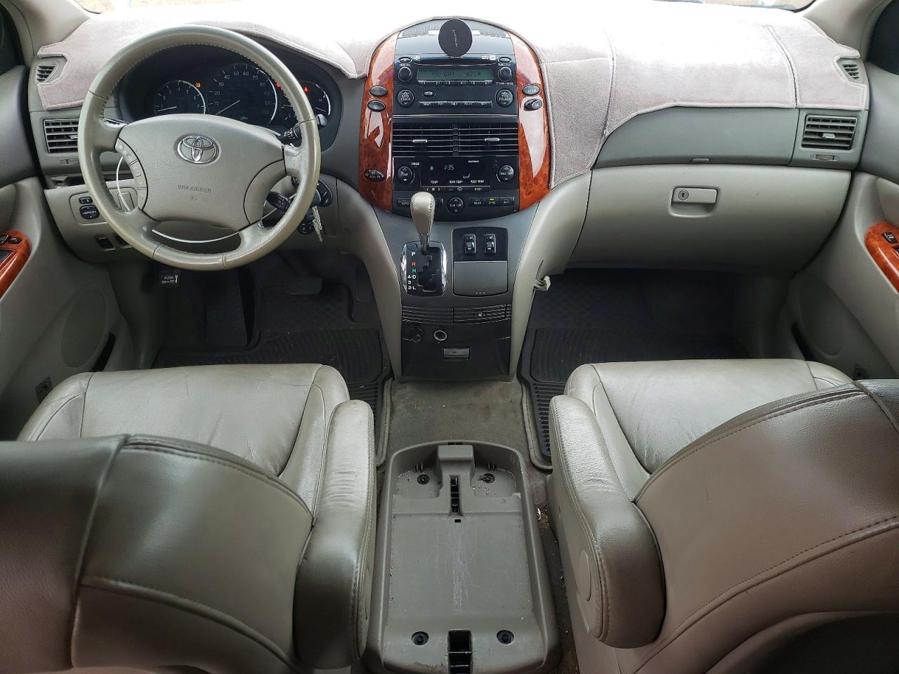 2007 Toyota Sienna White vin: 5TDBK22C27S007674